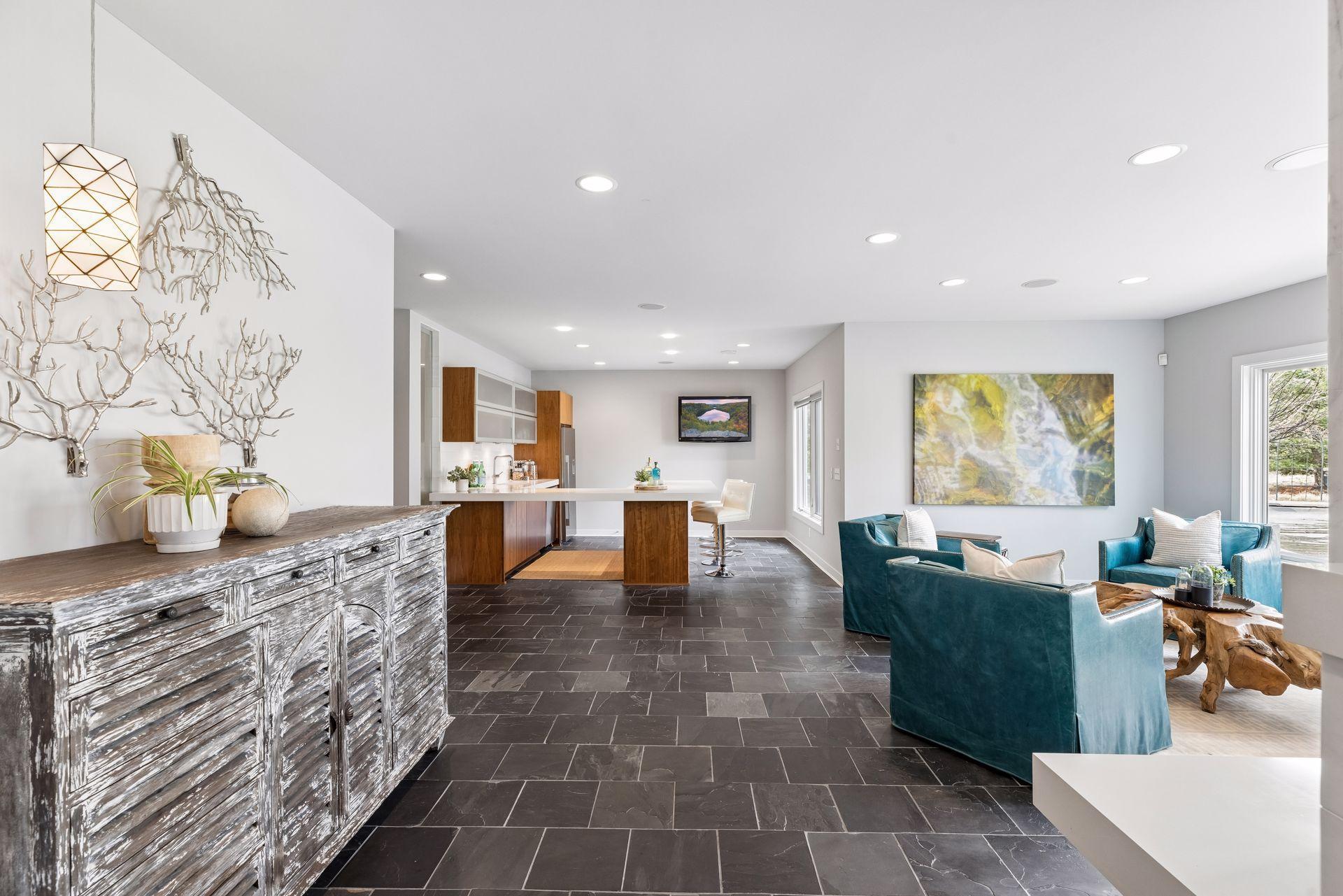 11535 Hillcrest Court N