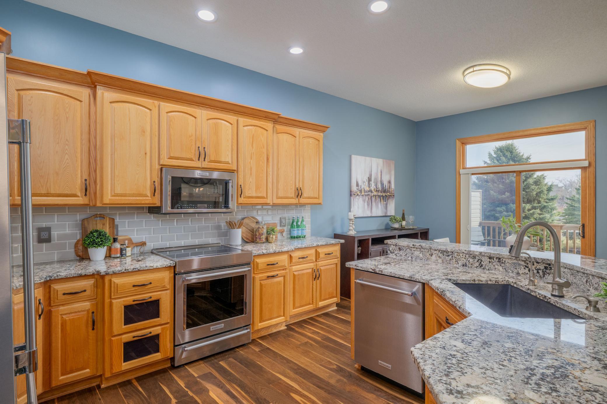 11362 Hillcrest Drive N