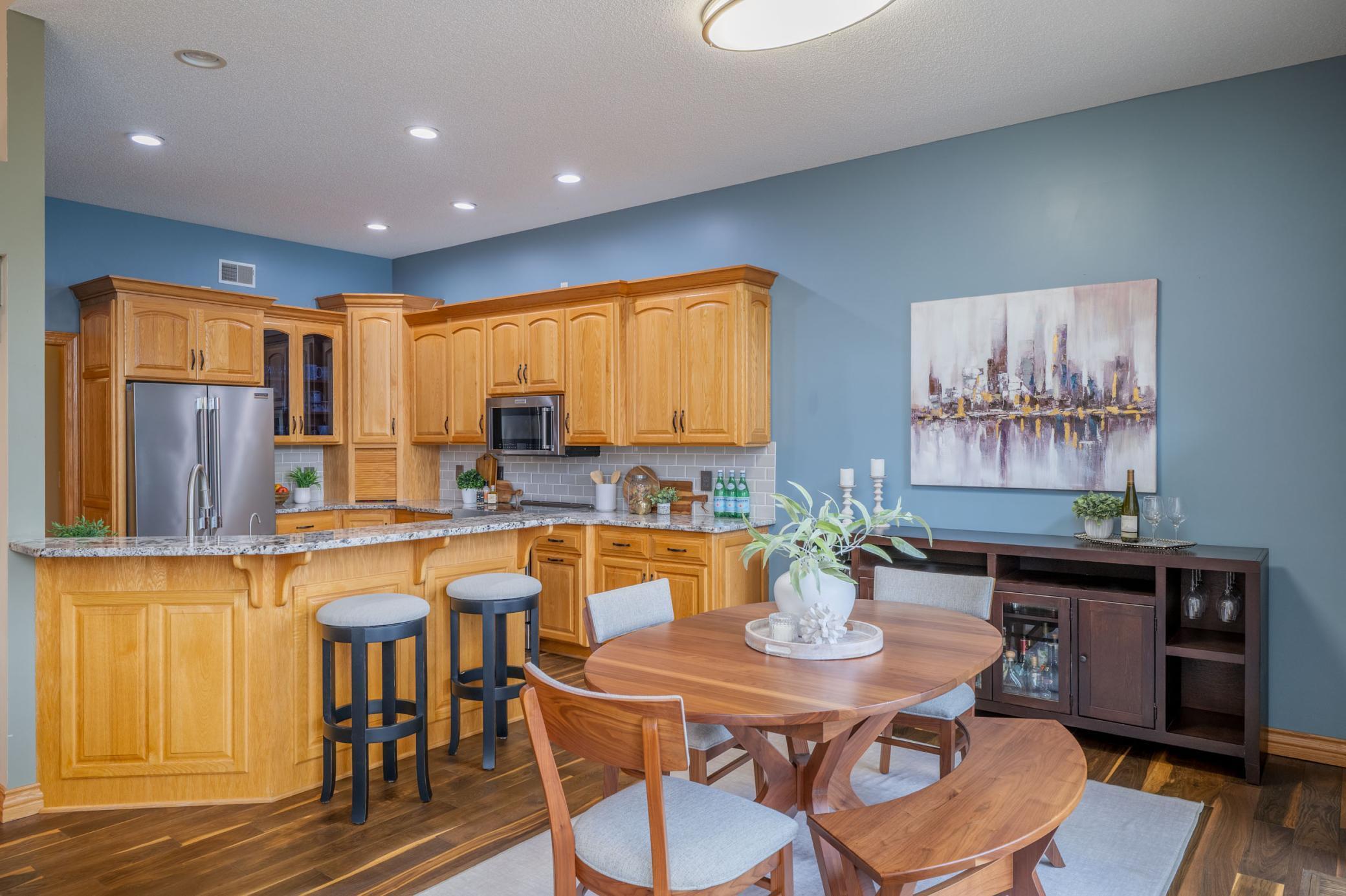 11362 Hillcrest Drive N