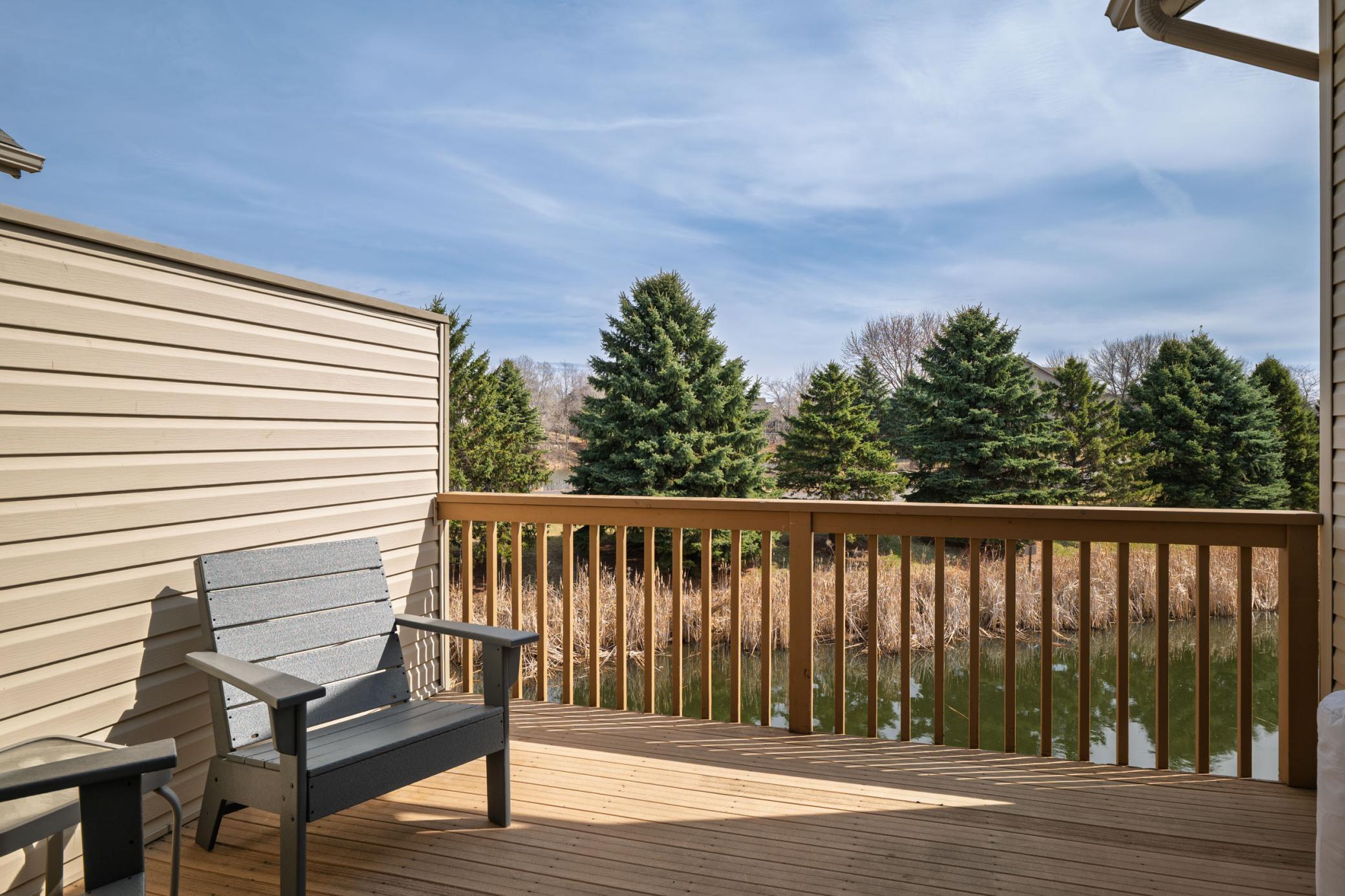 11362 Hillcrest Drive N