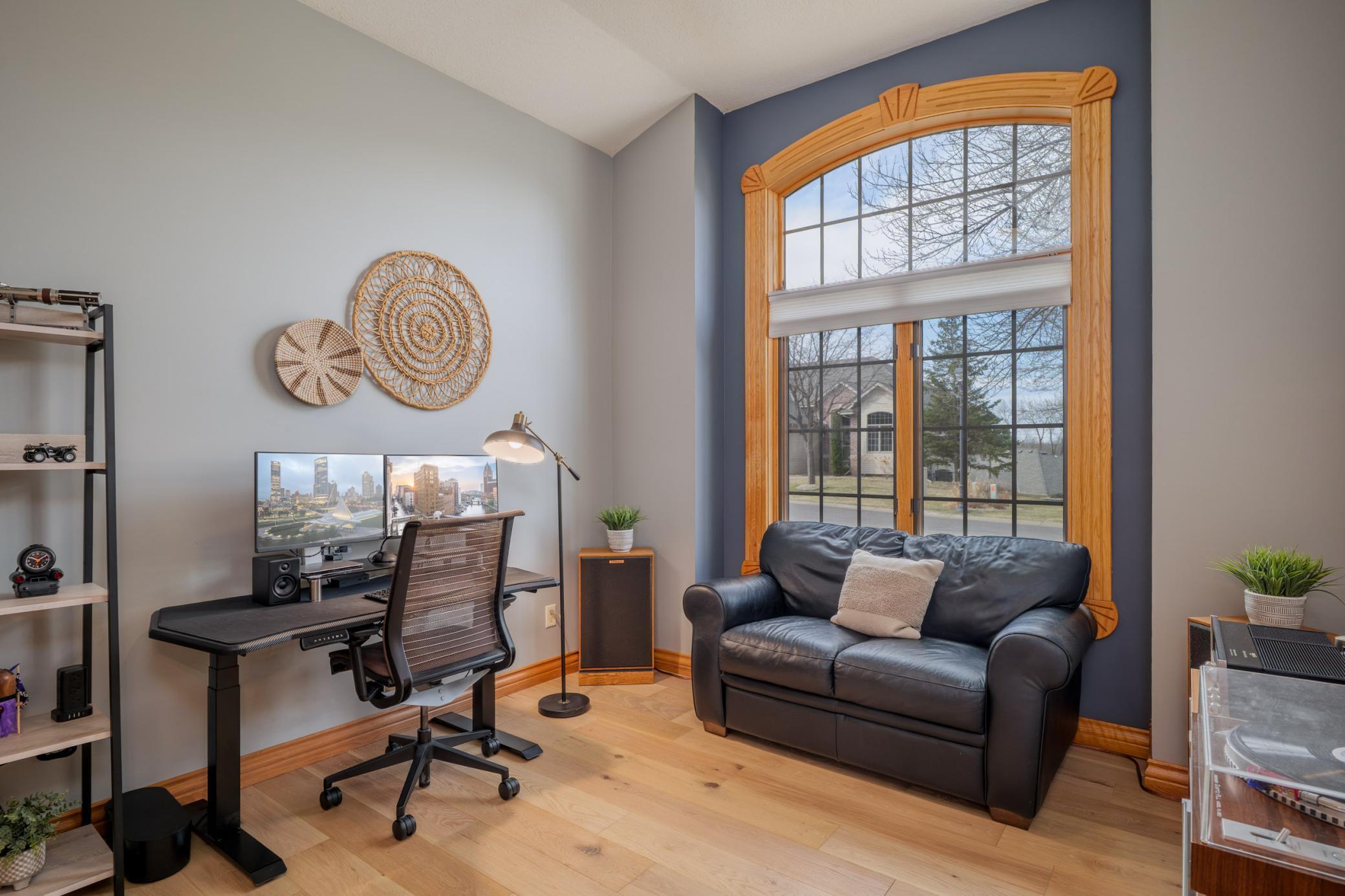 11362 Hillcrest Drive N