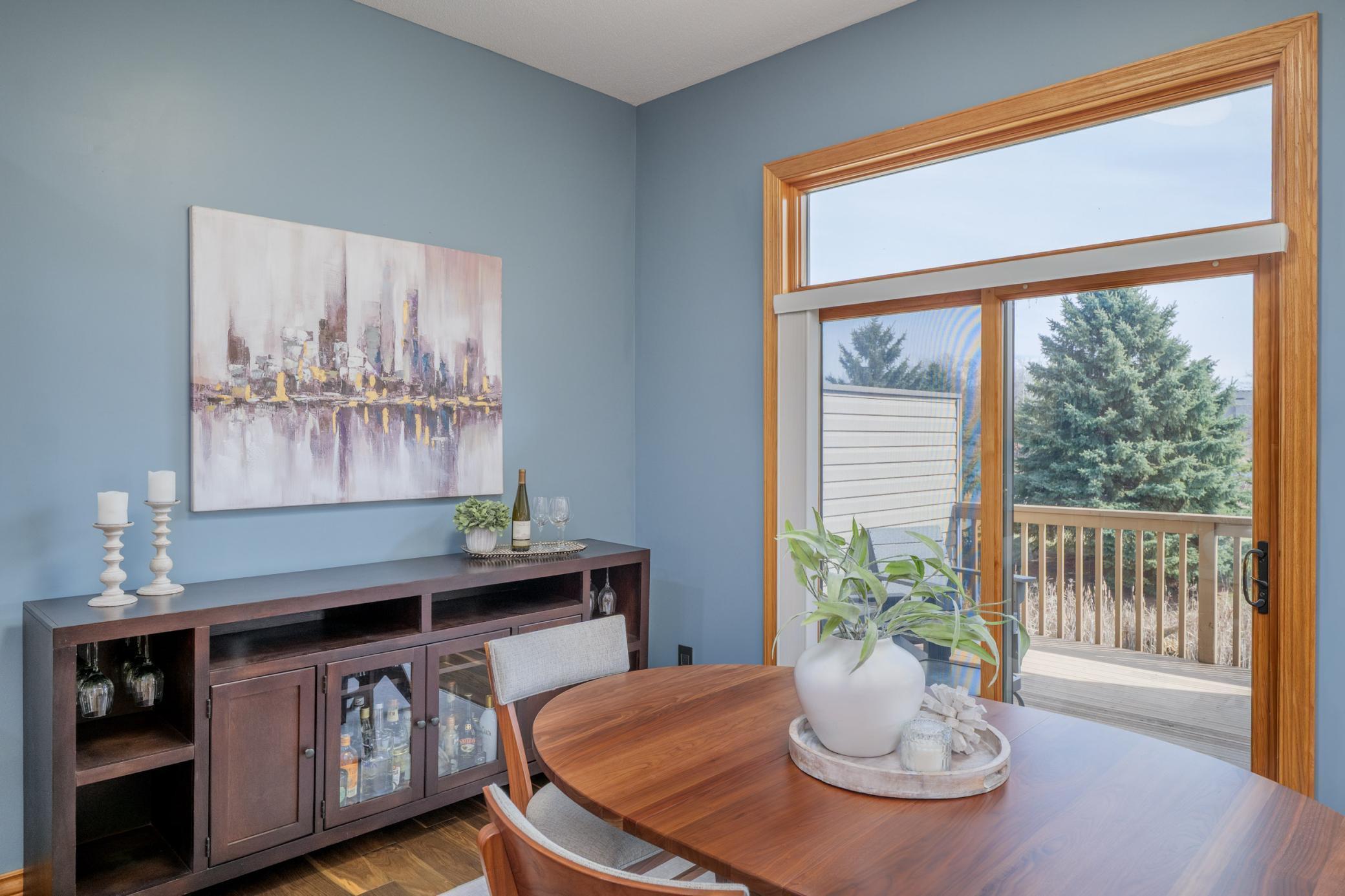 11362 Hillcrest Drive N