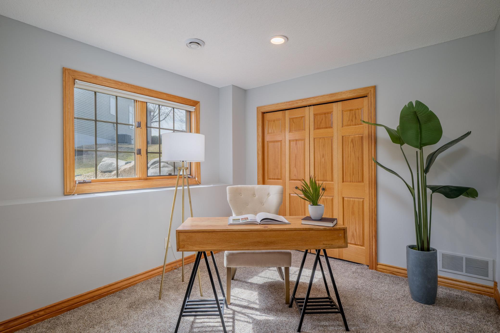 11362 Hillcrest Drive N