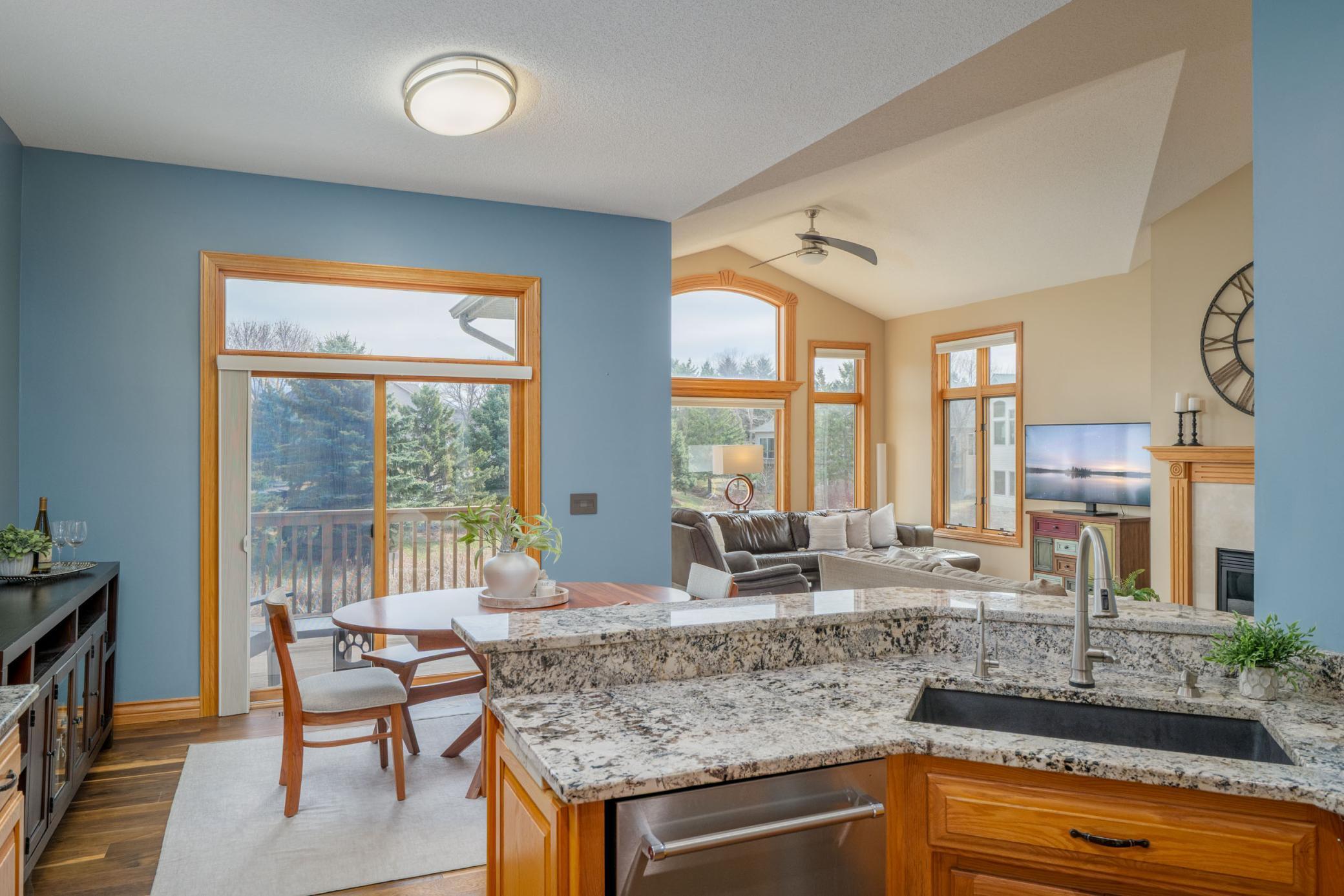 11362 Hillcrest Drive N