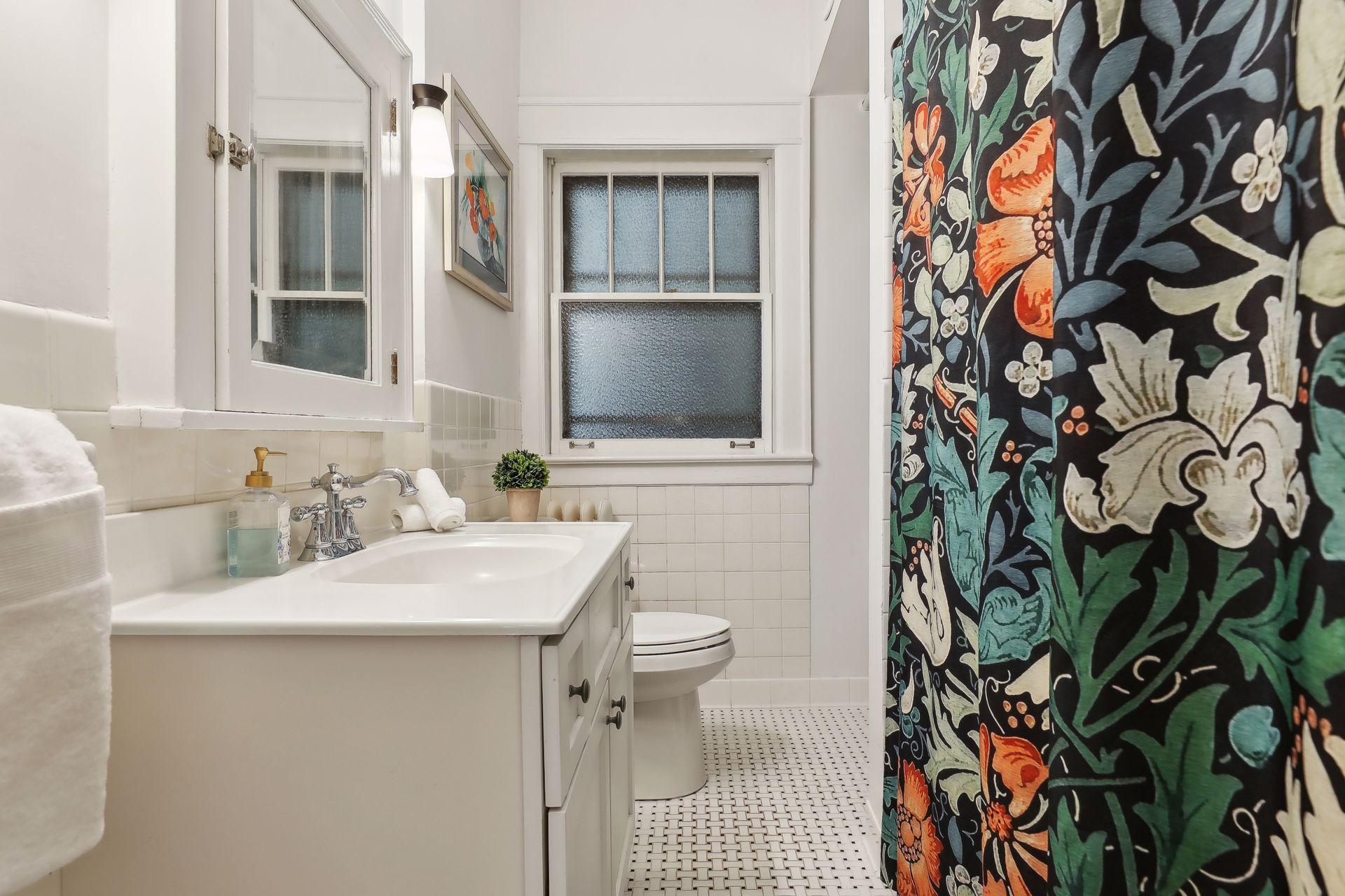 854 Linwood Avenue Unit: 201