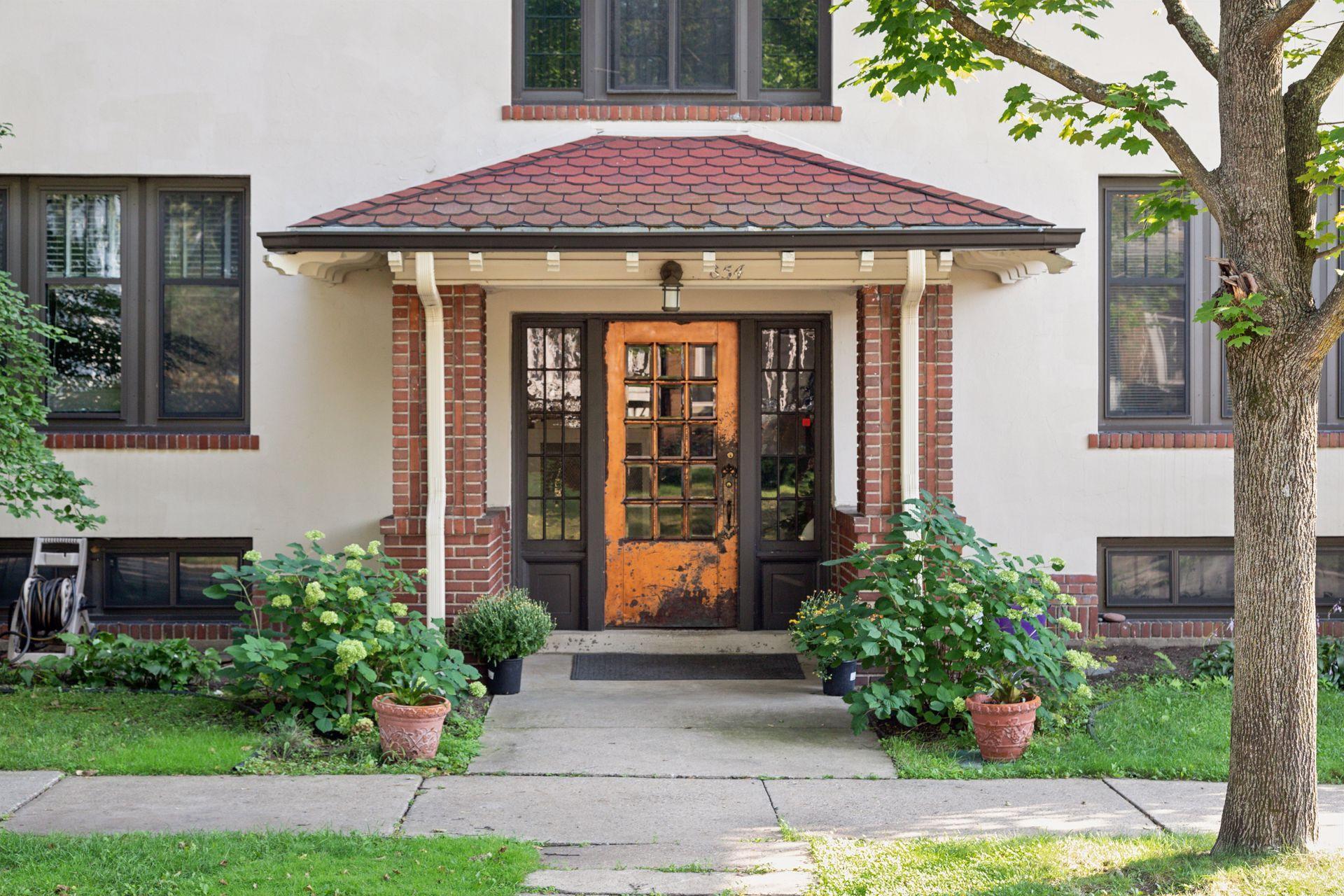 854 Linwood Avenue Unit: 201