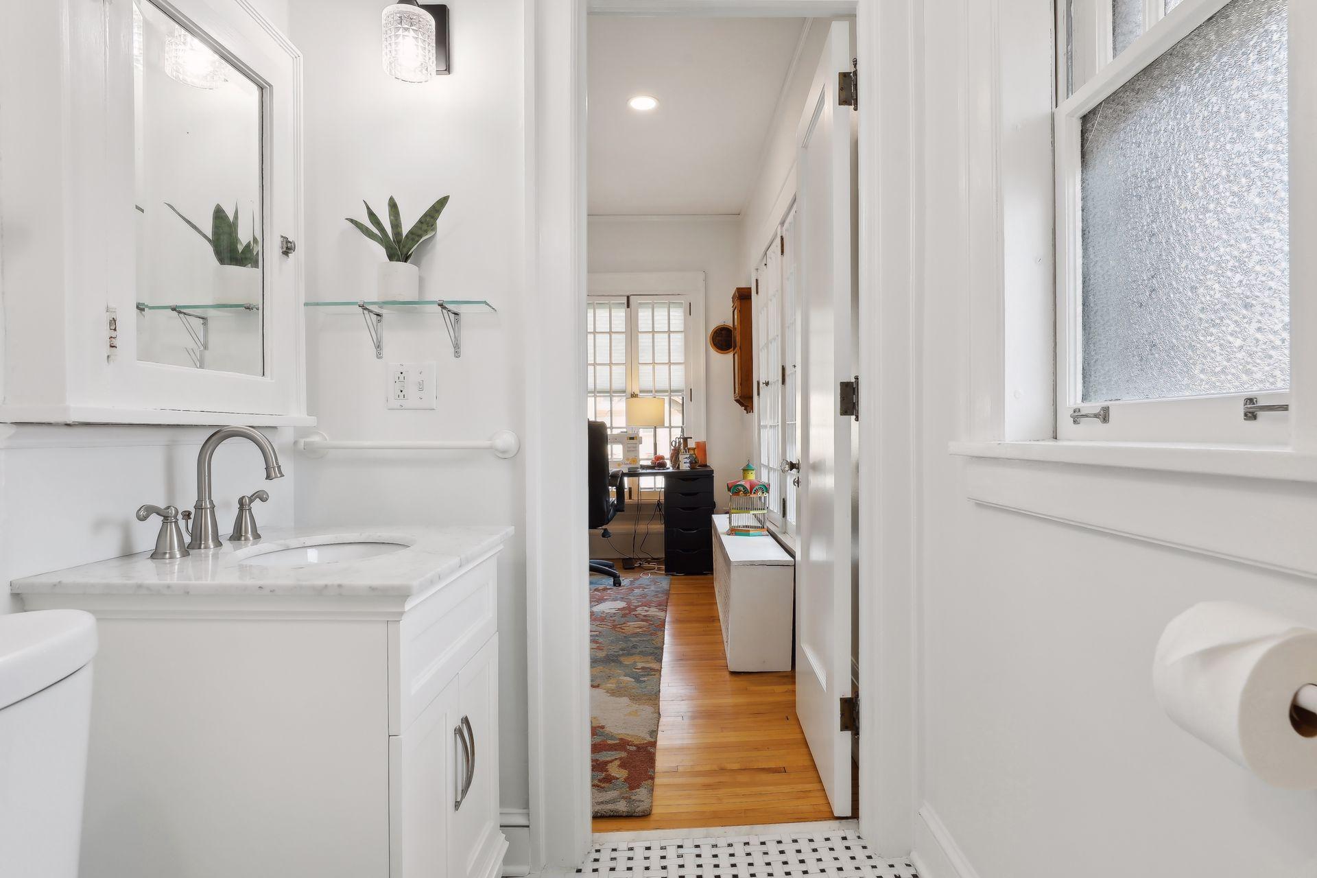 854 Linwood Avenue Unit: 201