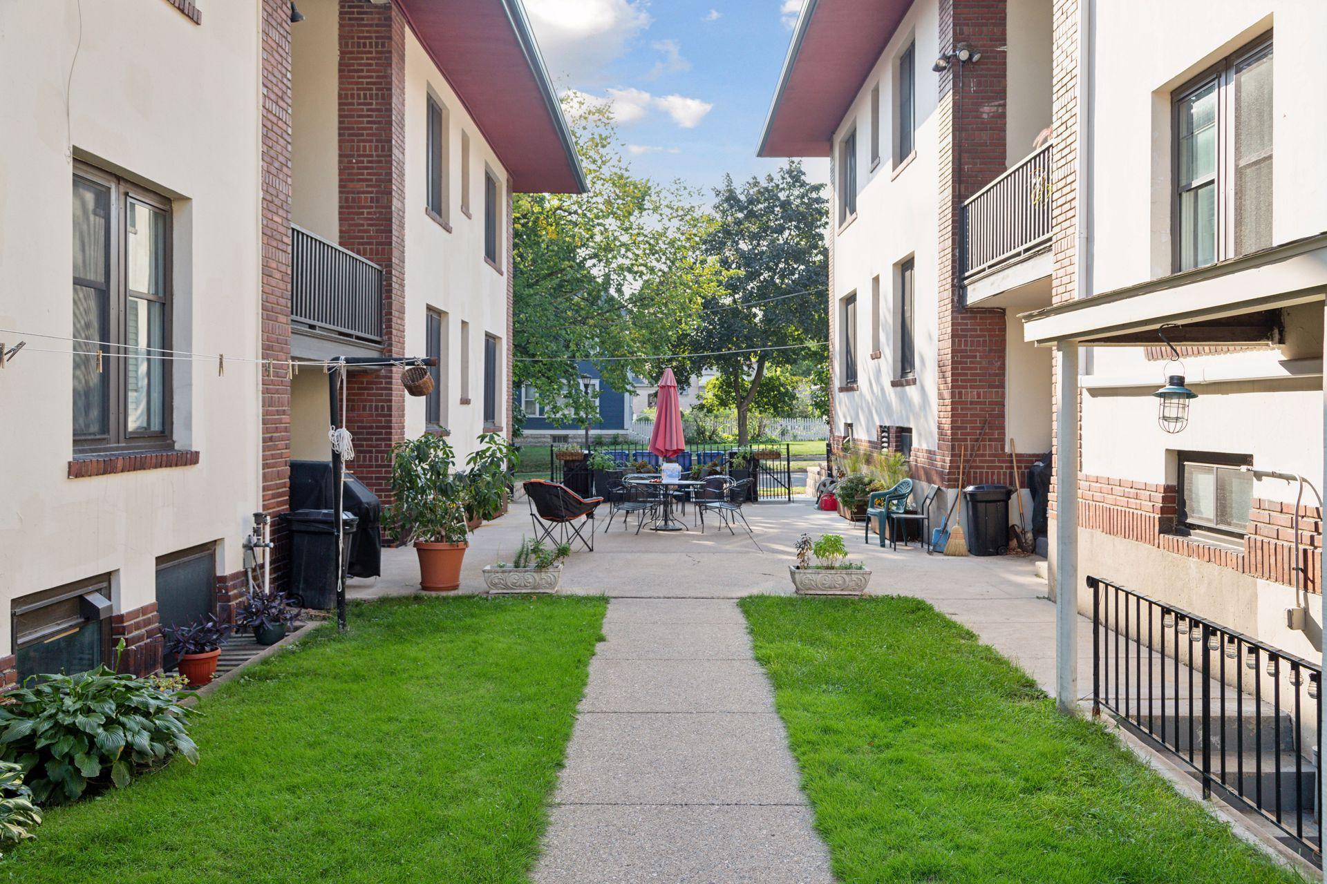 854 Linwood Avenue Unit: 201