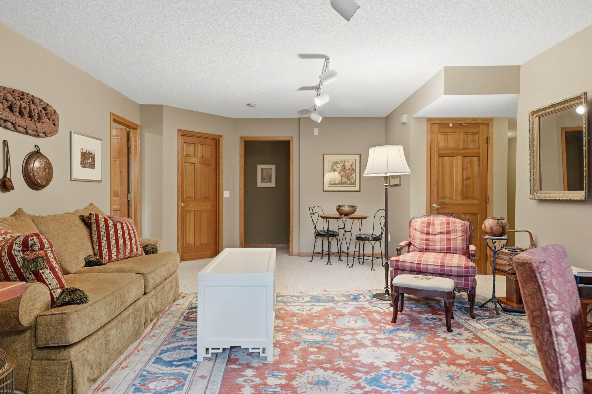 4166 Thornhill Lane