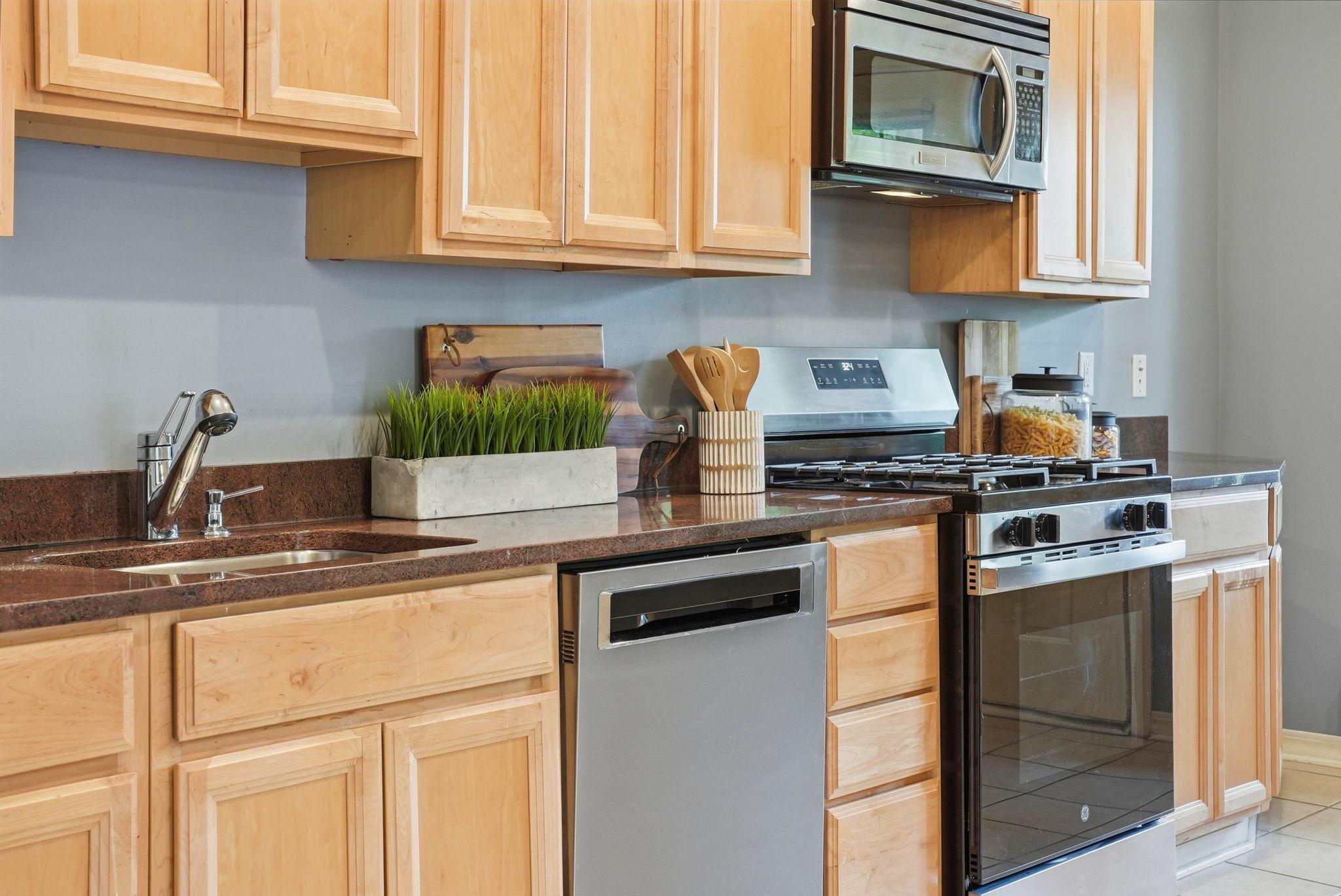 2610 W 41st Street Unit: 101