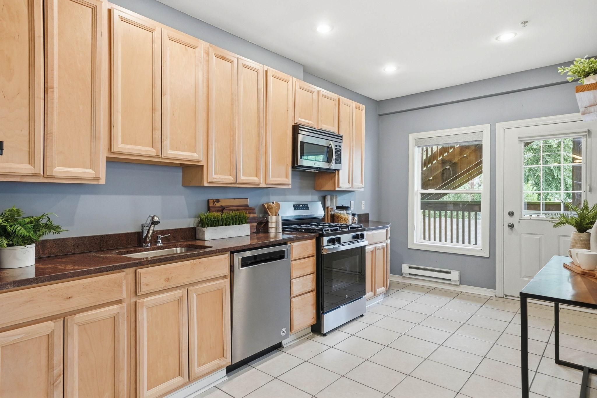 2610 W 41st Street Unit: 101