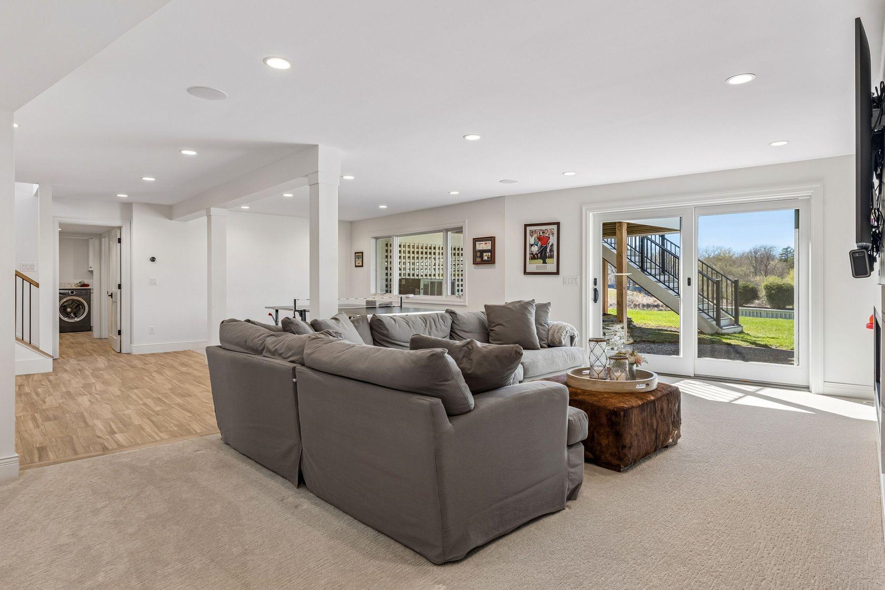1155 Heritage Lane