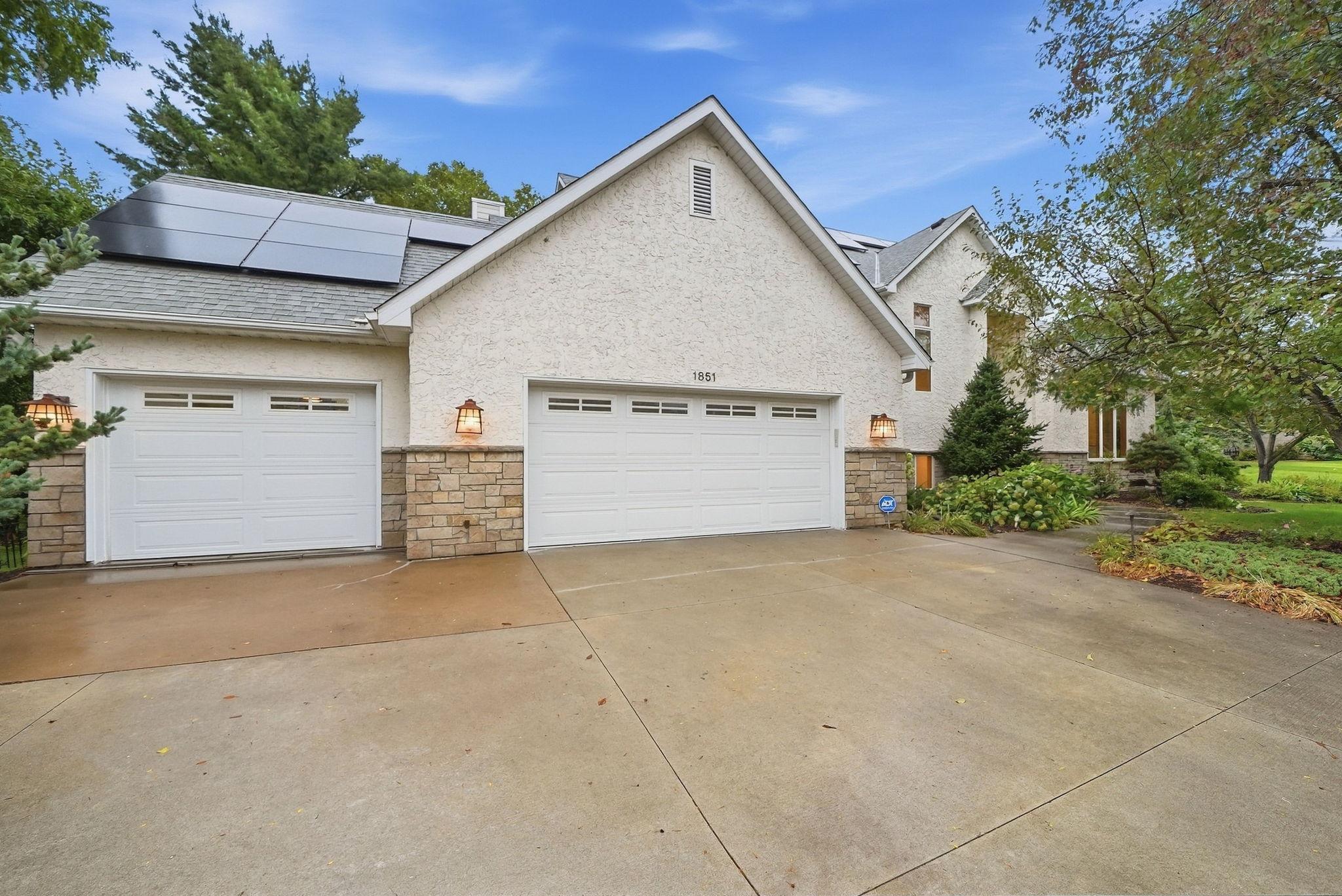 1851 South Lane