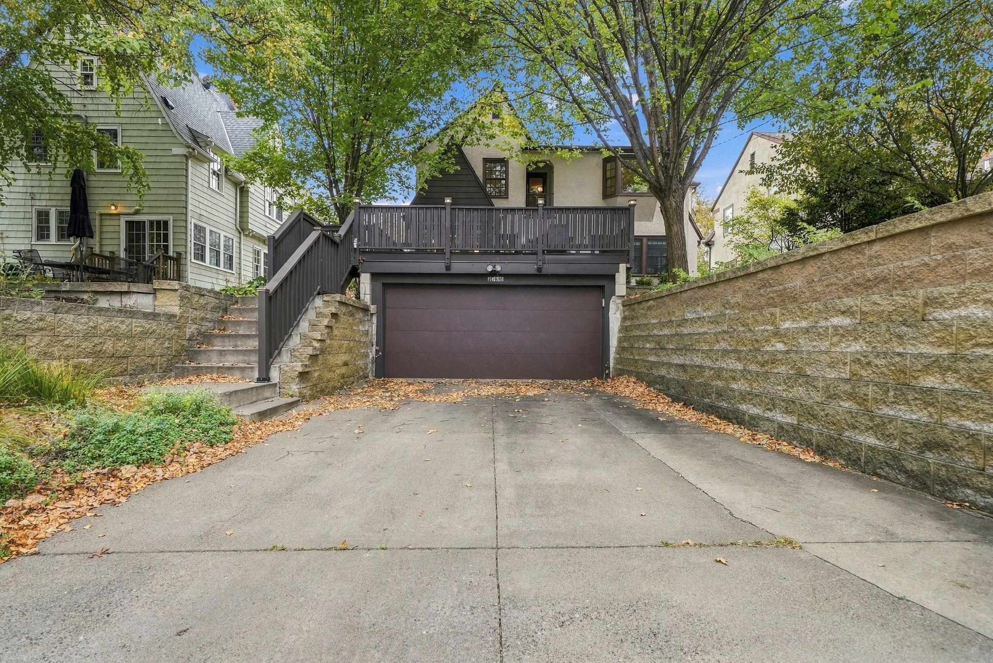 2708 Ewing Avenue S