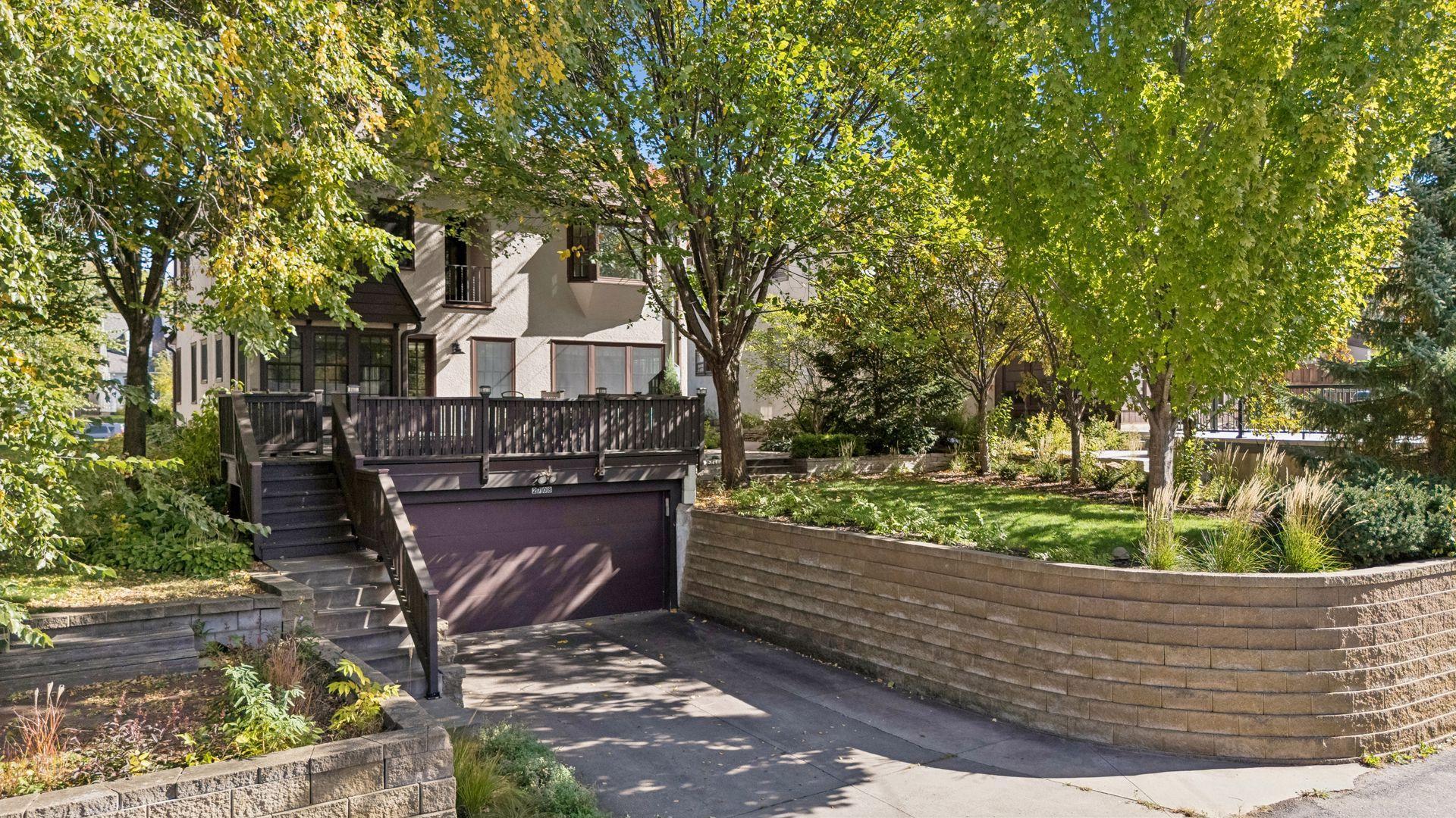 2708 Ewing Avenue S