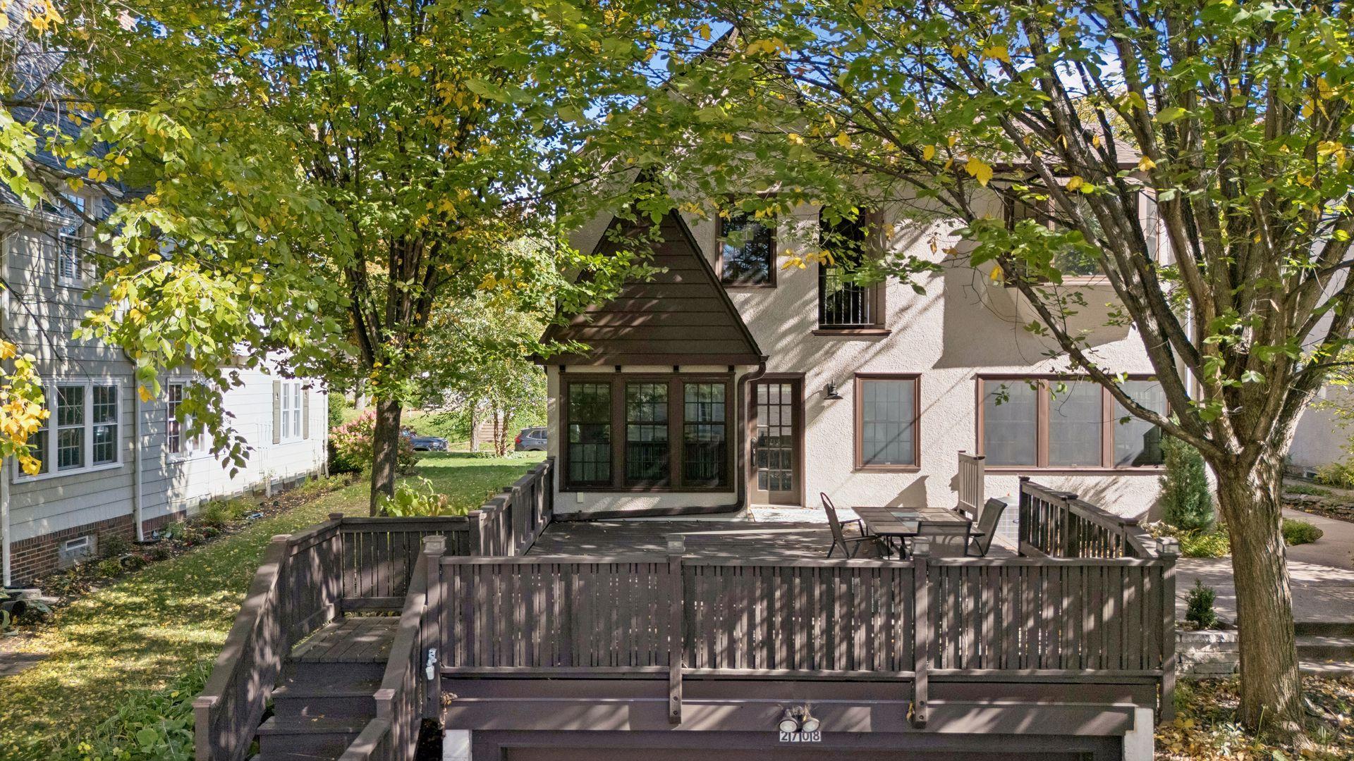2708 Ewing Avenue S