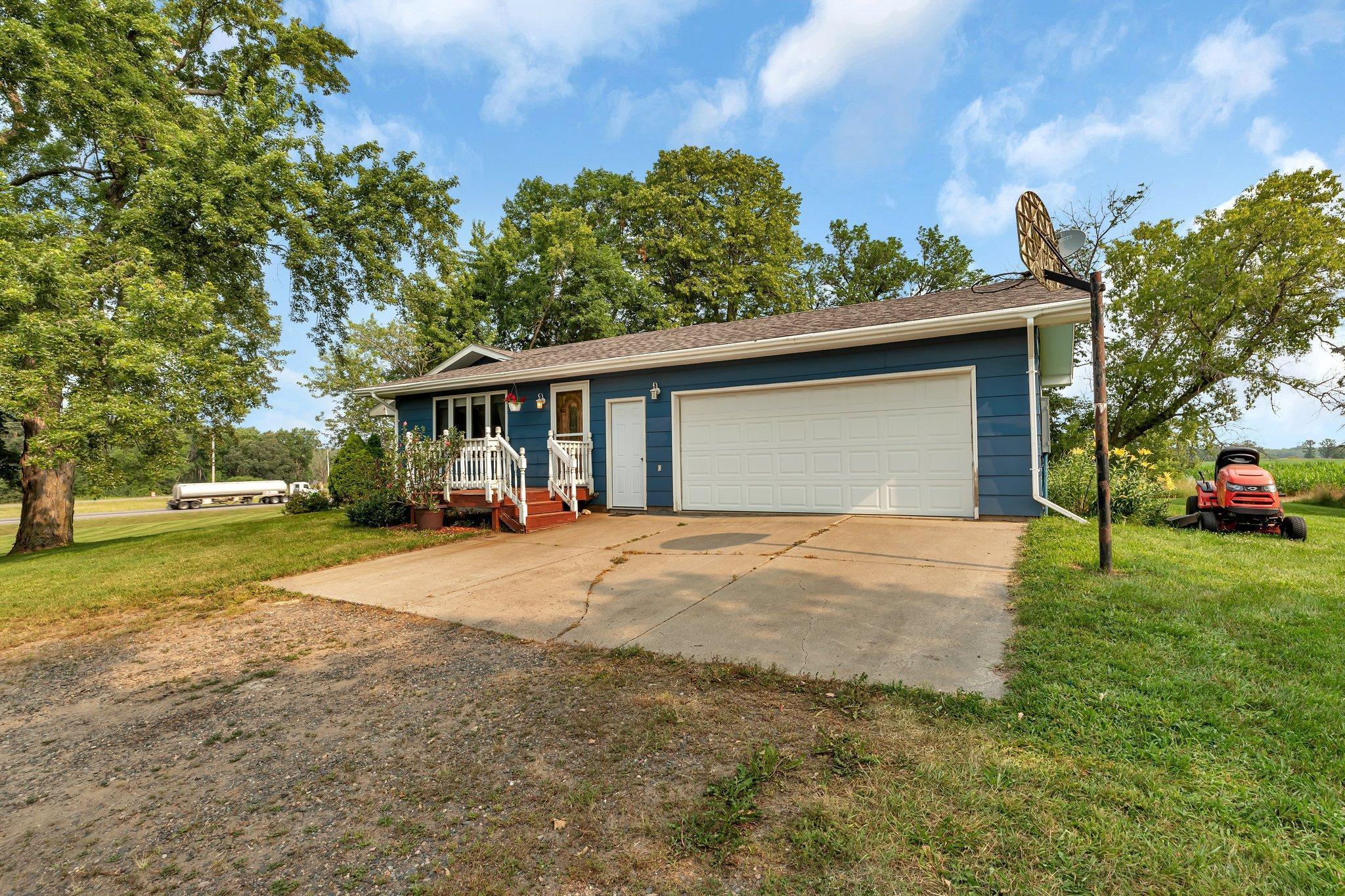 11162 US Highway 169