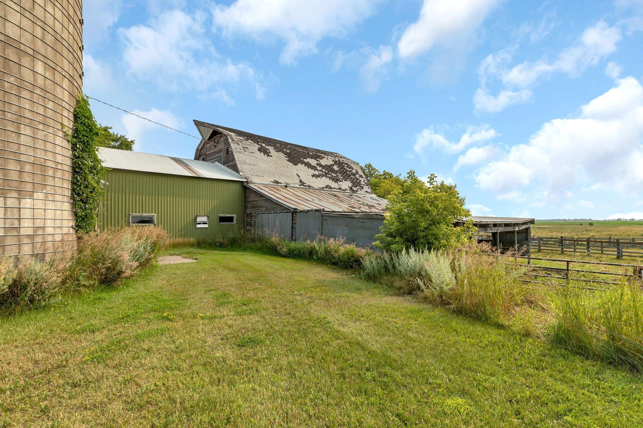 11162 US Highway 169
