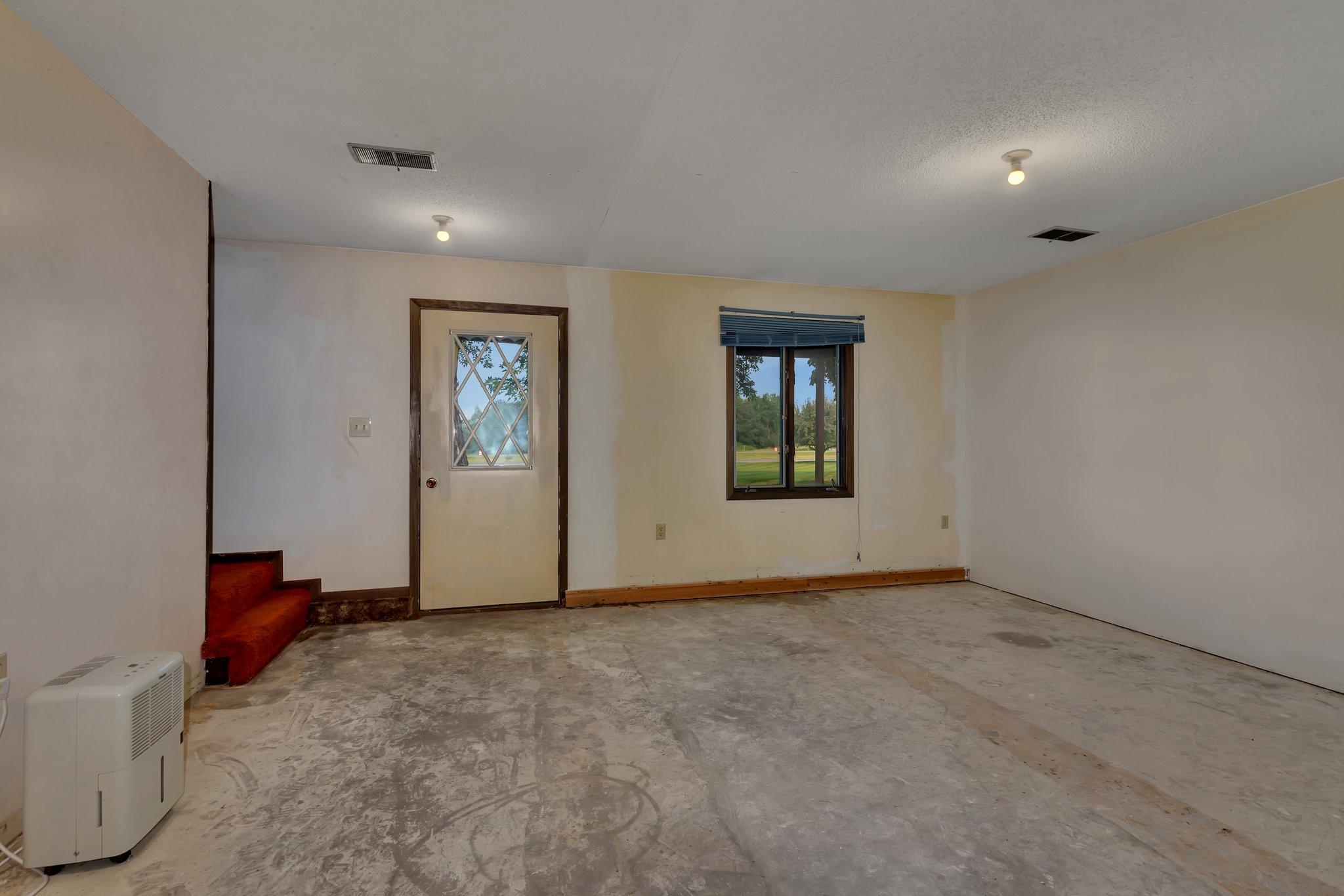 11162 US Highway 169