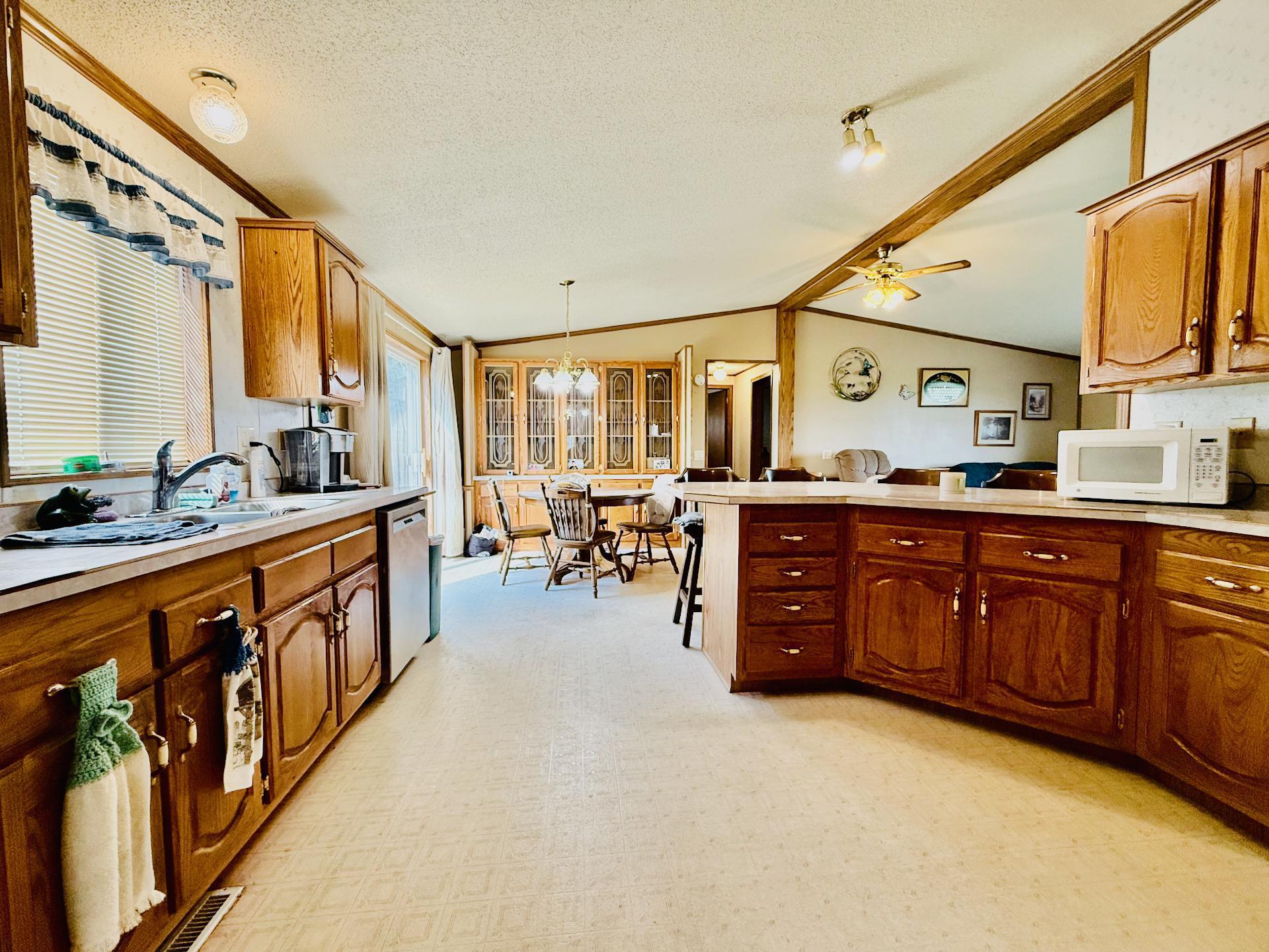 34321 US Highway 169