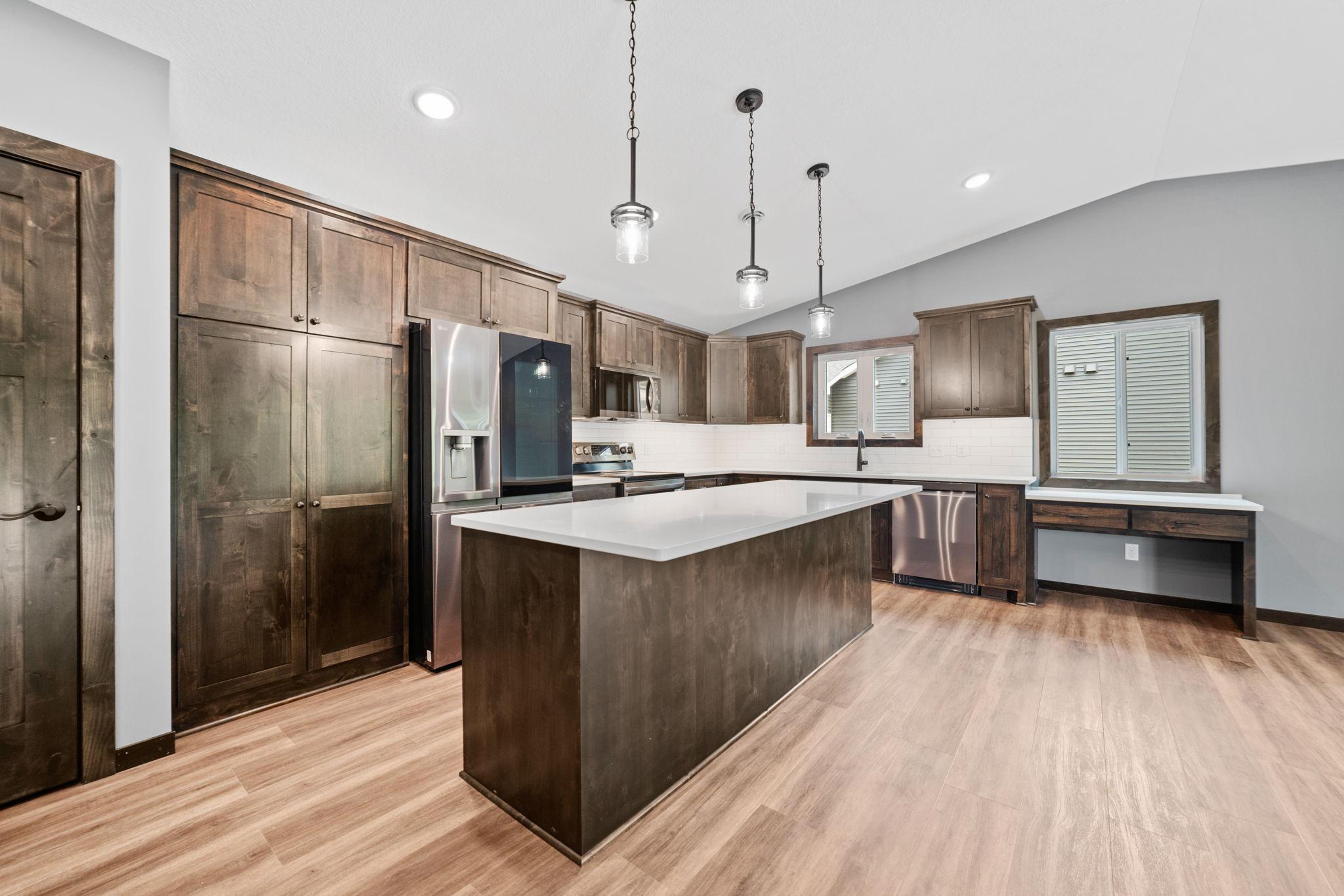 900 1/2 8th Avenue N