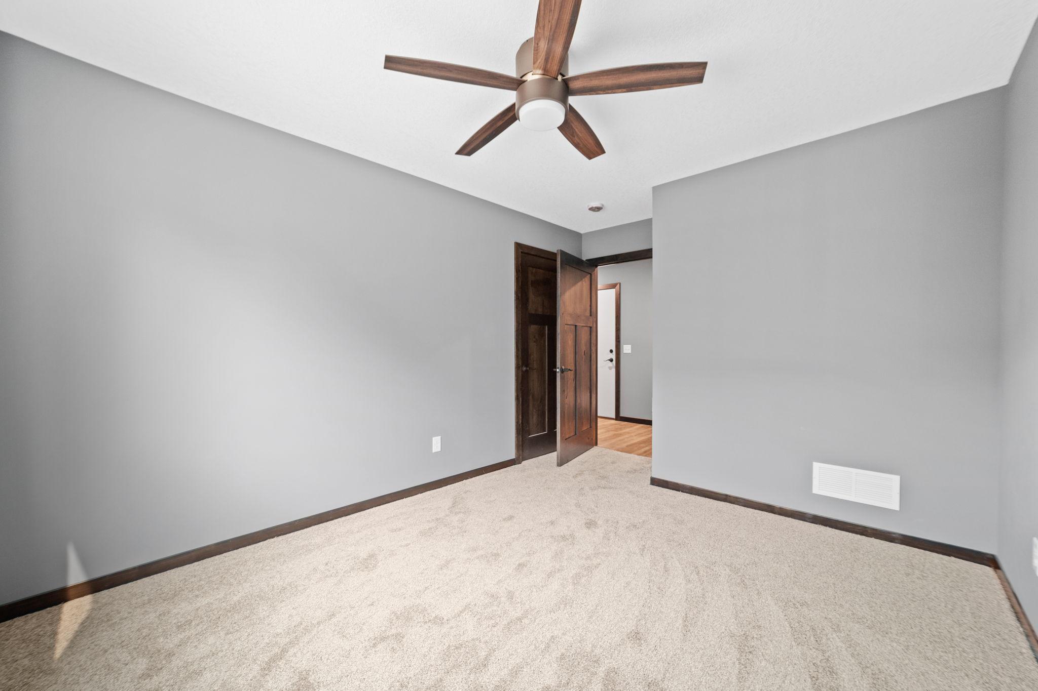 900 1/2 8th Avenue N