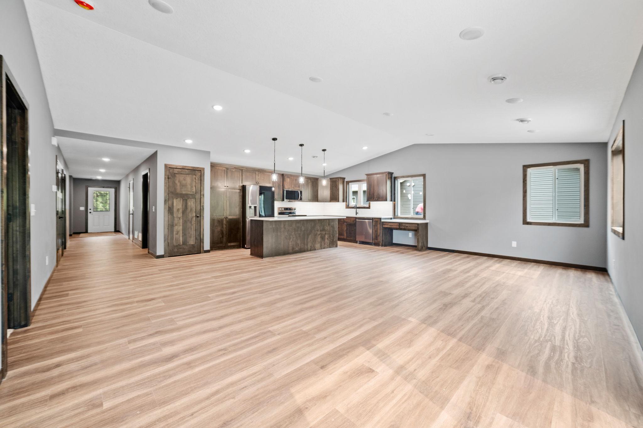 900 1/2 8th Avenue N