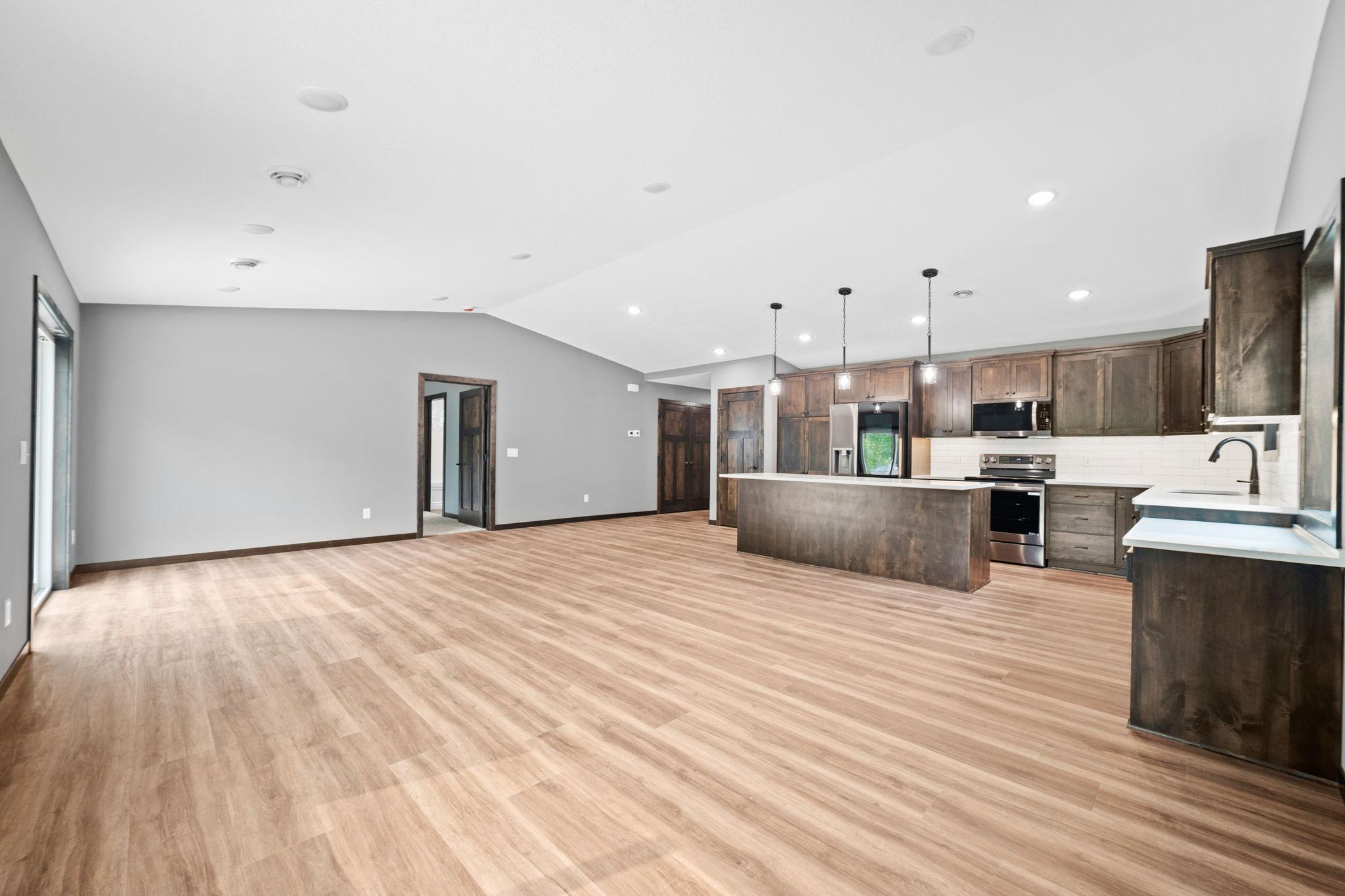 900 1/2 8th Avenue N