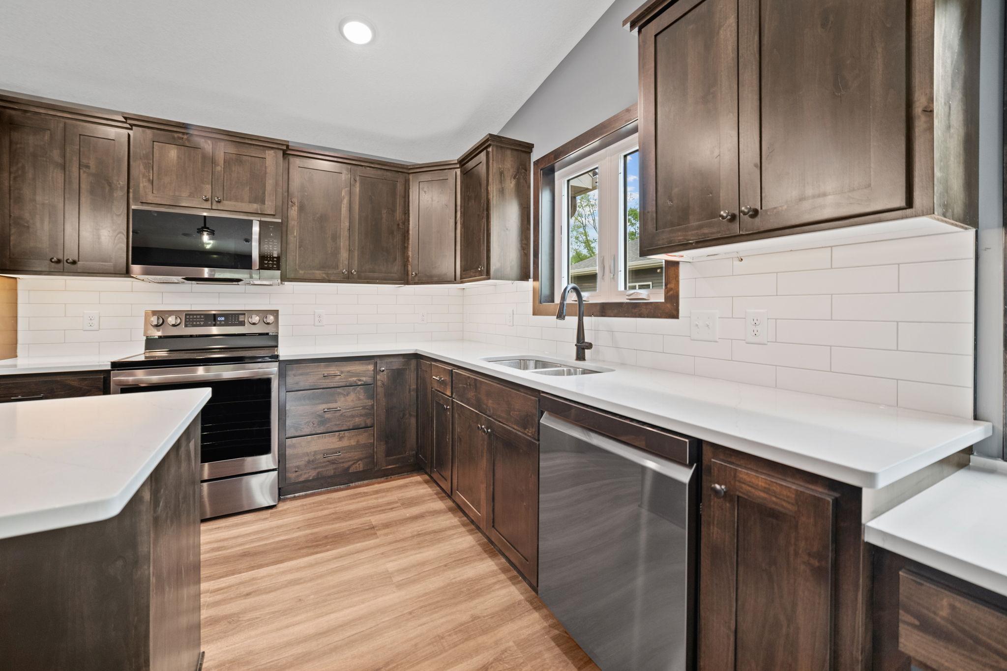 900 1/2 8th Avenue N