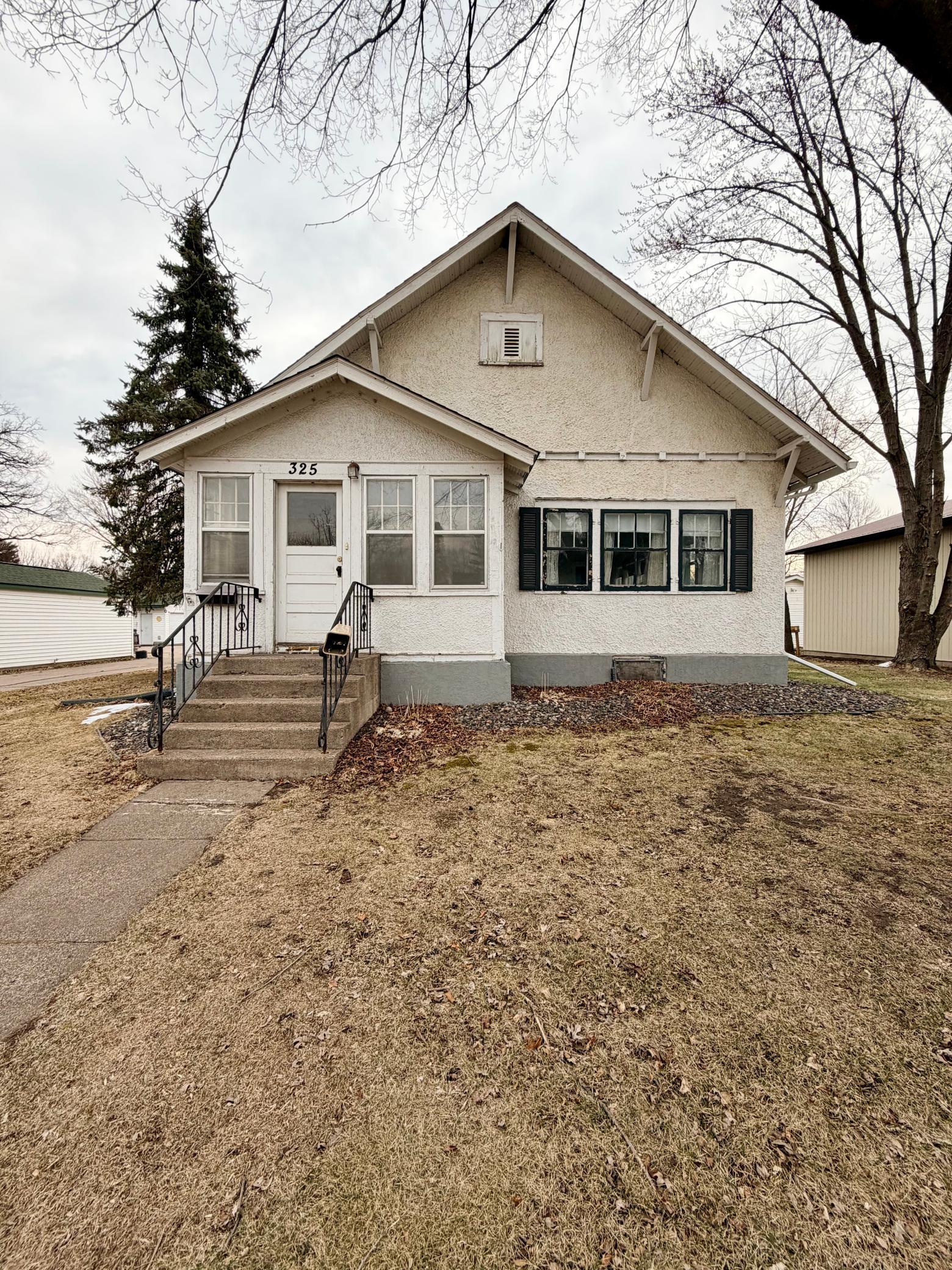 325 Central Avenue N