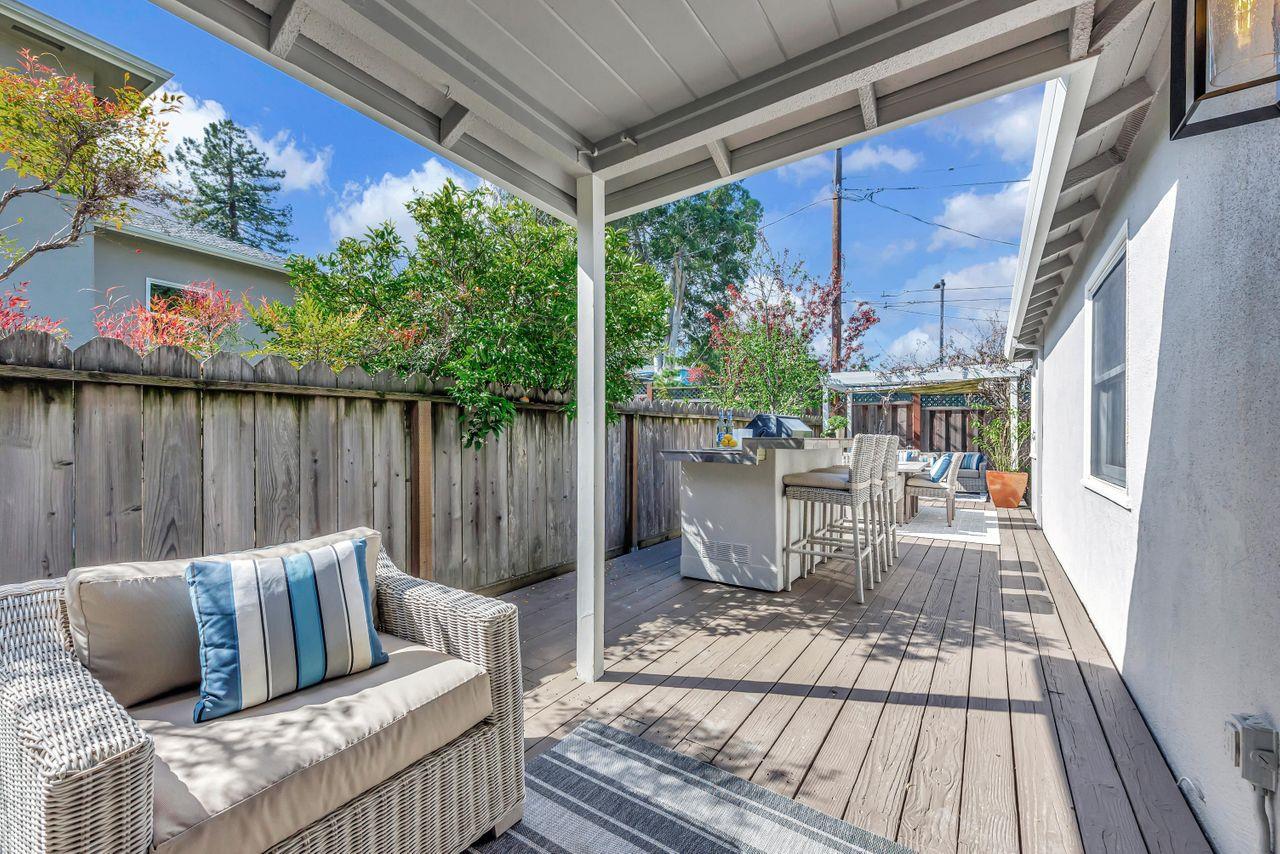 2044 Alameda De Las Pulgas