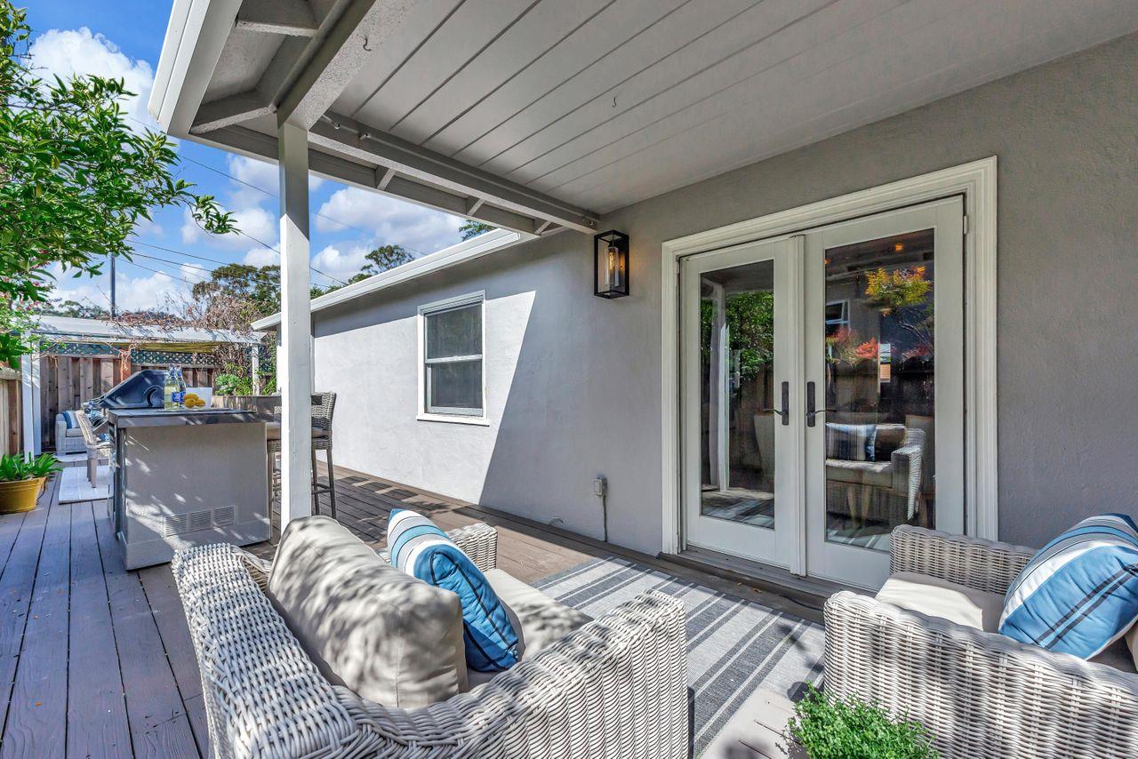 2044 Alameda De Las Pulgas