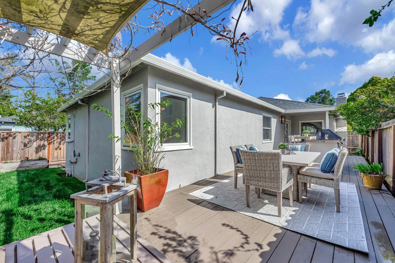 2044 Alameda De Las Pulgas