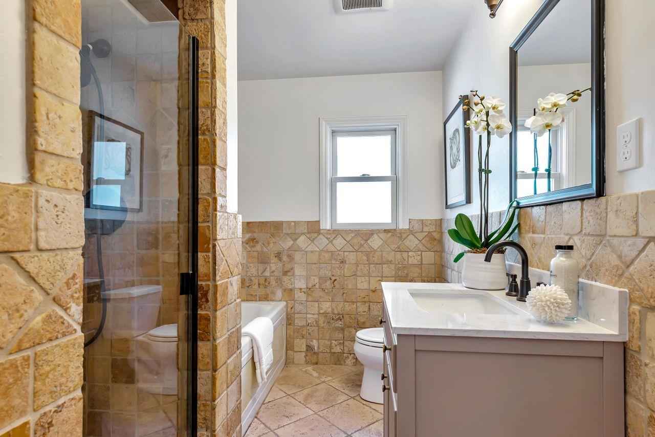 2044 Alameda De Las Pulgas