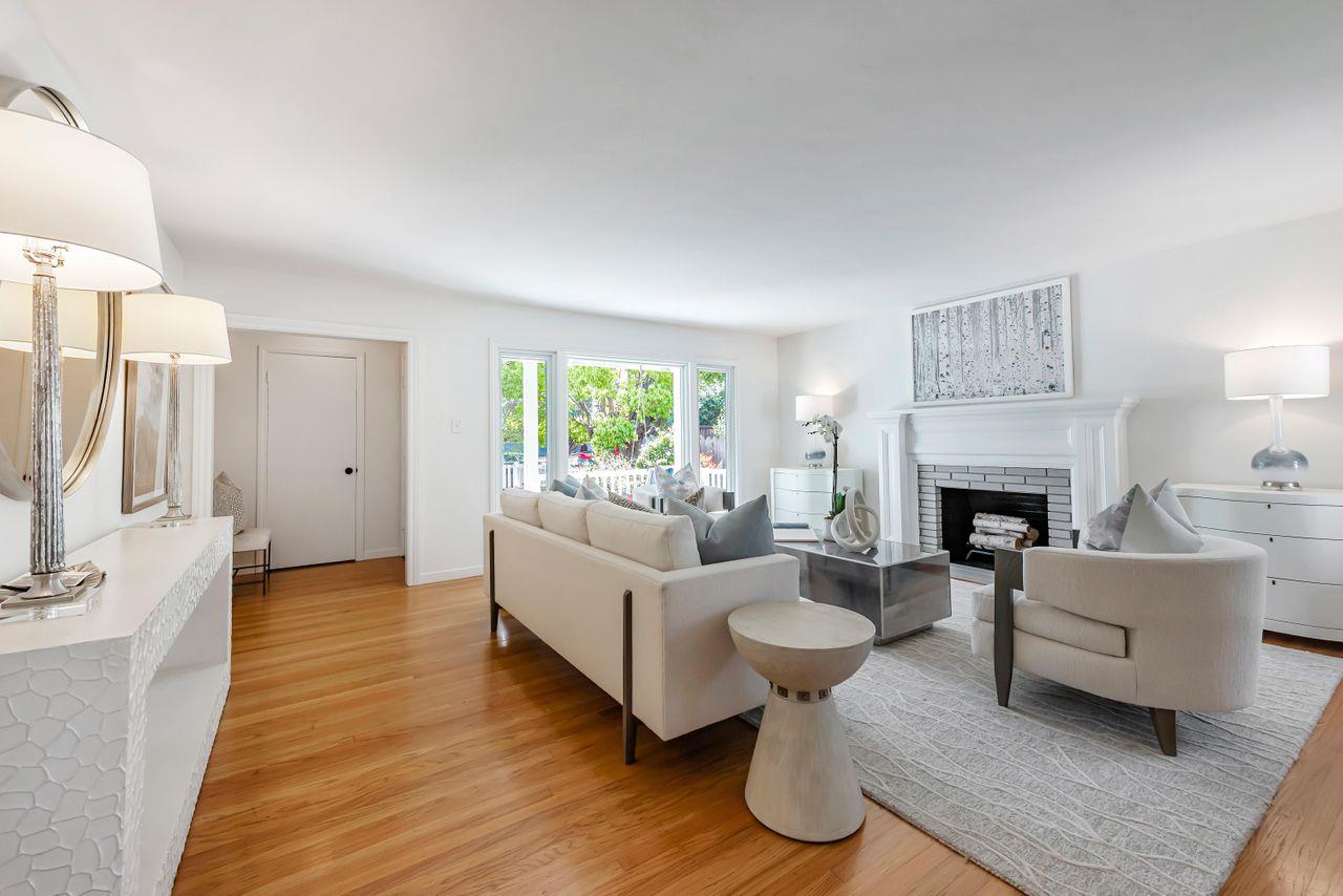 2044 Alameda De Las Pulgas