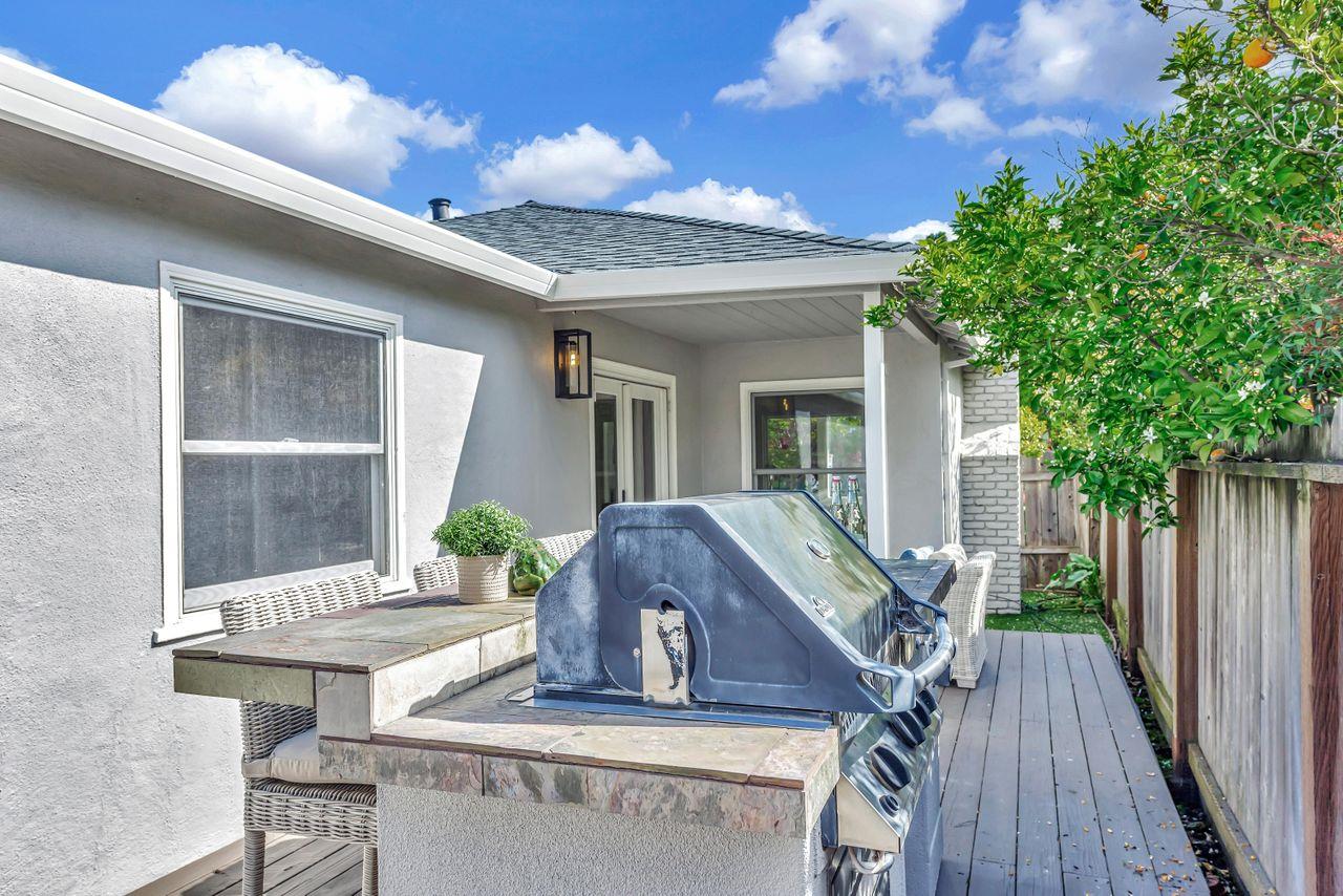 2044 Alameda De Las Pulgas