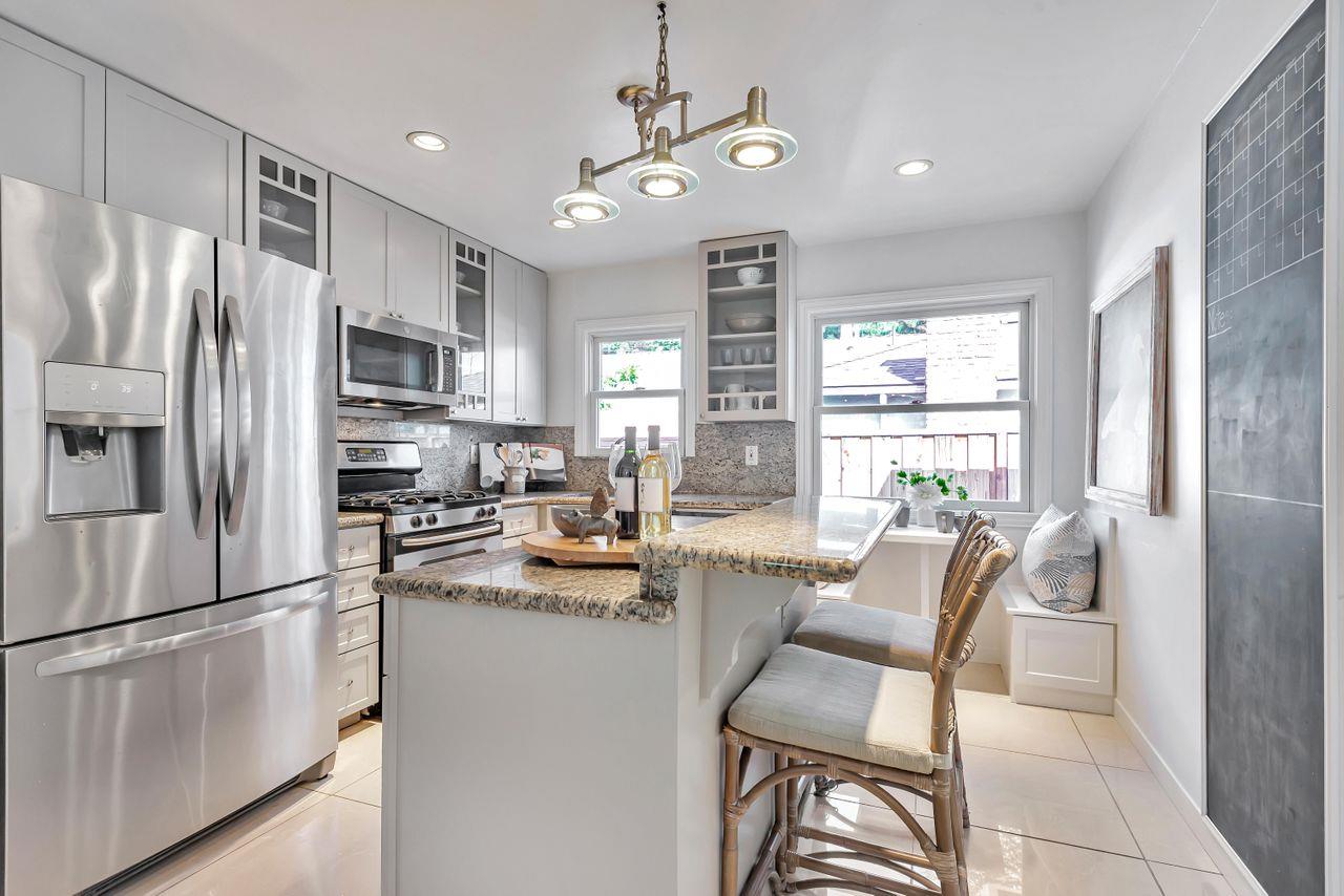 2044 Alameda De Las Pulgas