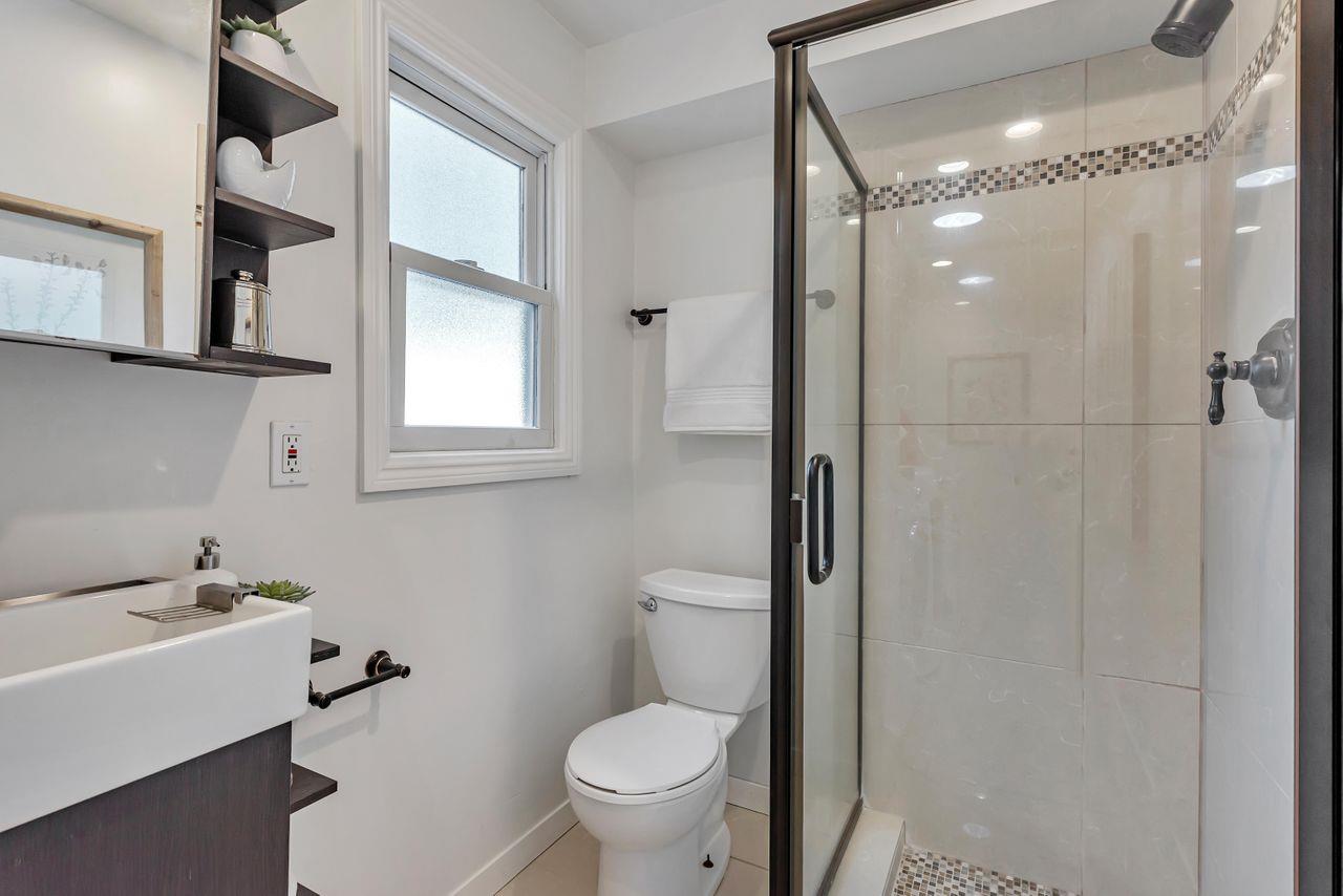 2044 Alameda De Las Pulgas