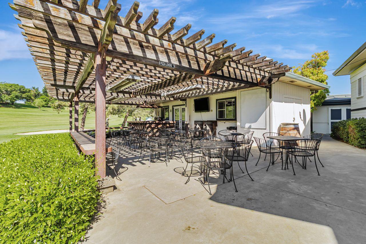 501 Spring Hills DR