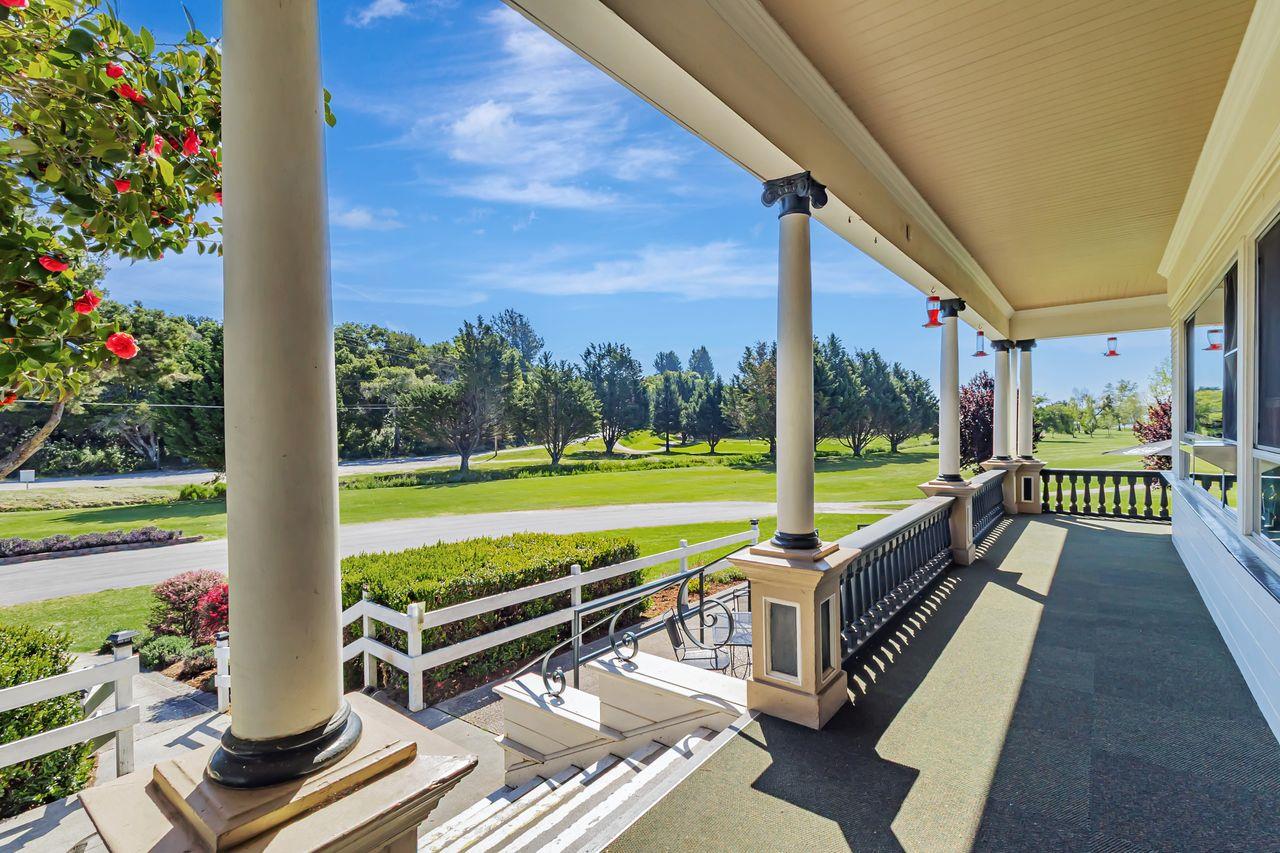 501 Spring Hills DR