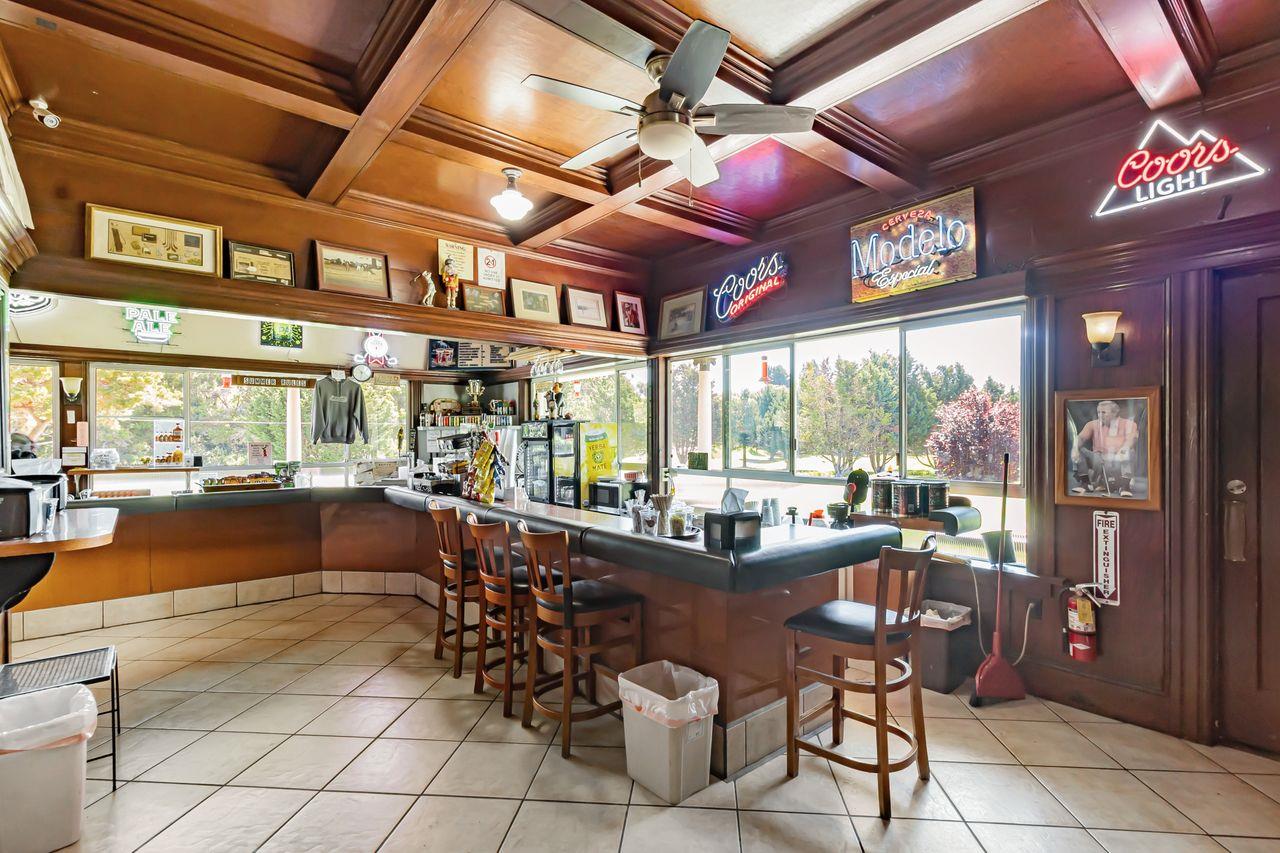 501 Spring Hills DR