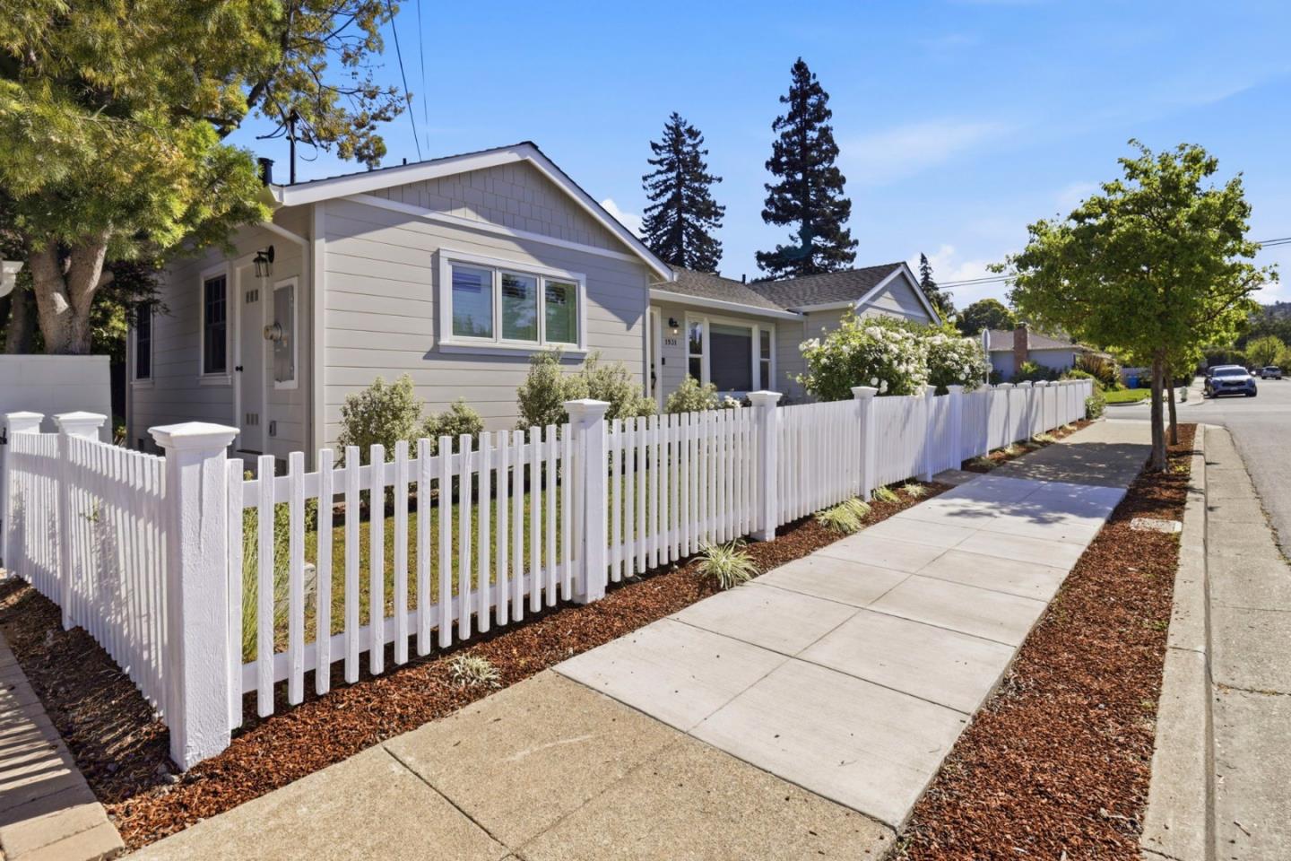 1931 James Avenue