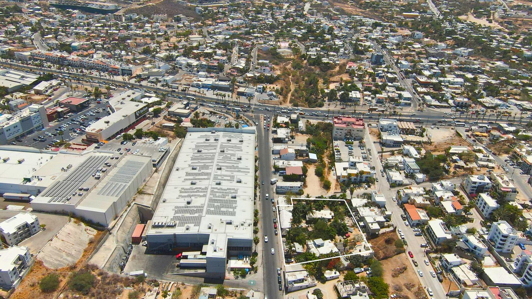 08 C. Valerio González, WALMART LAND