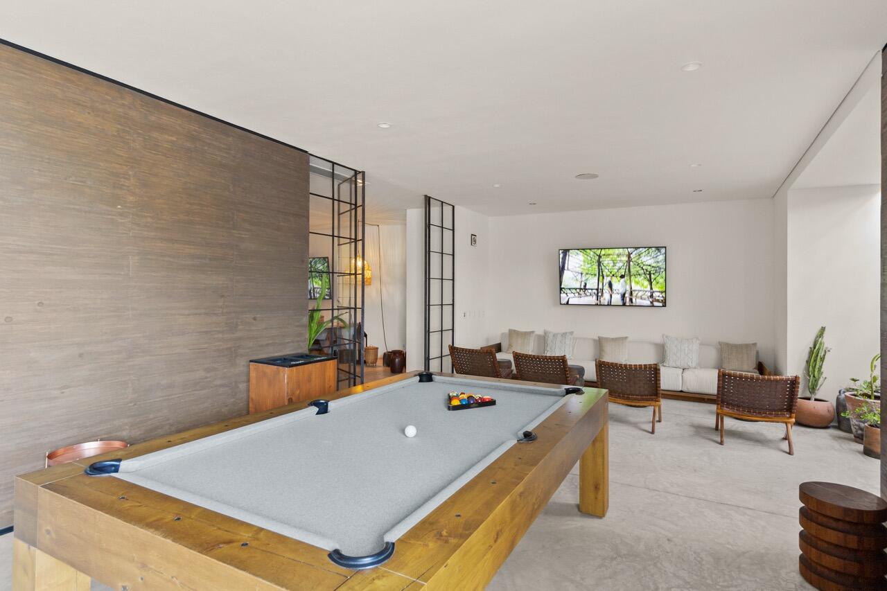 1Homes - Hacienda Beach Club