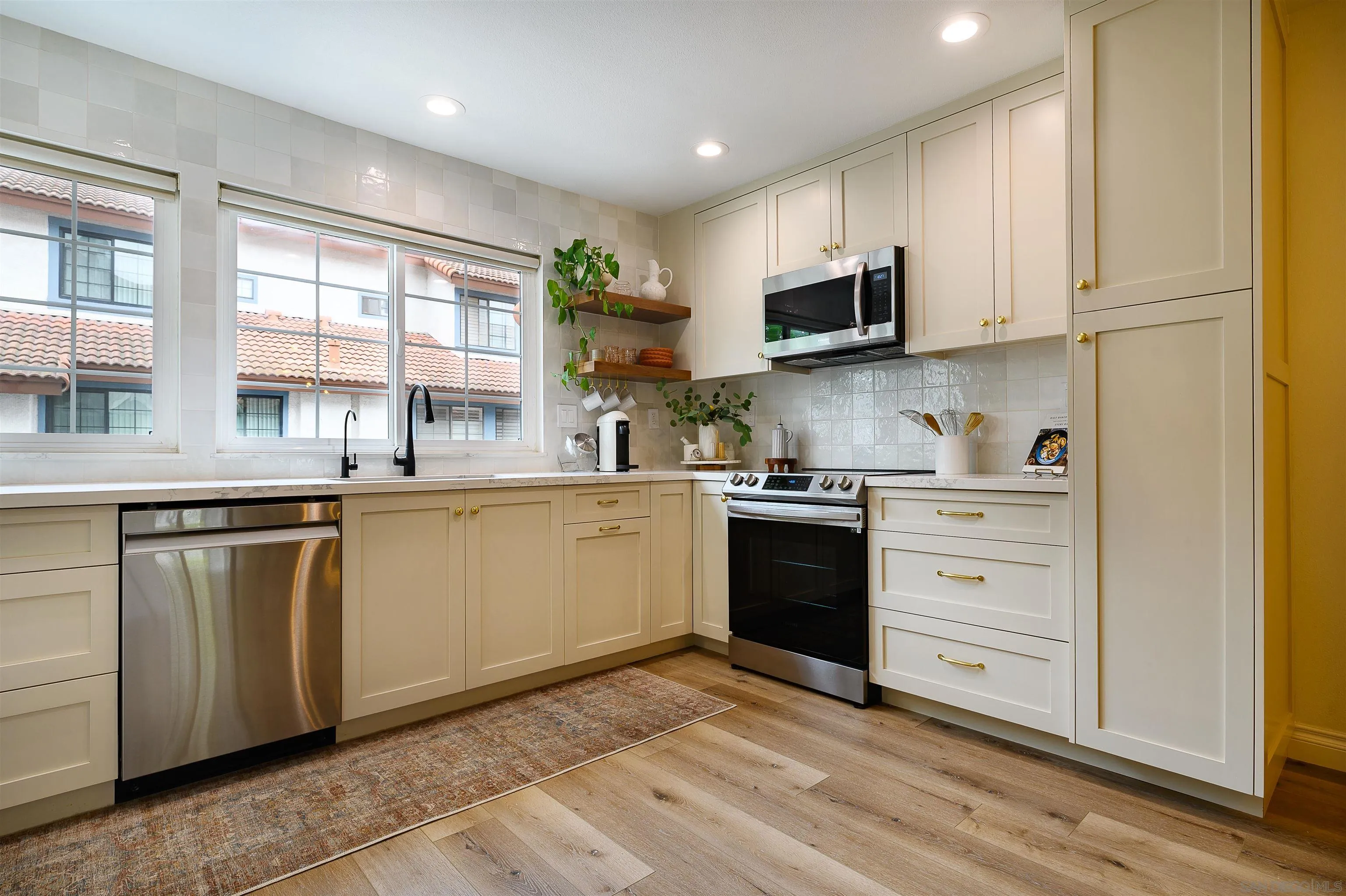 3458 Mission Mesa Way