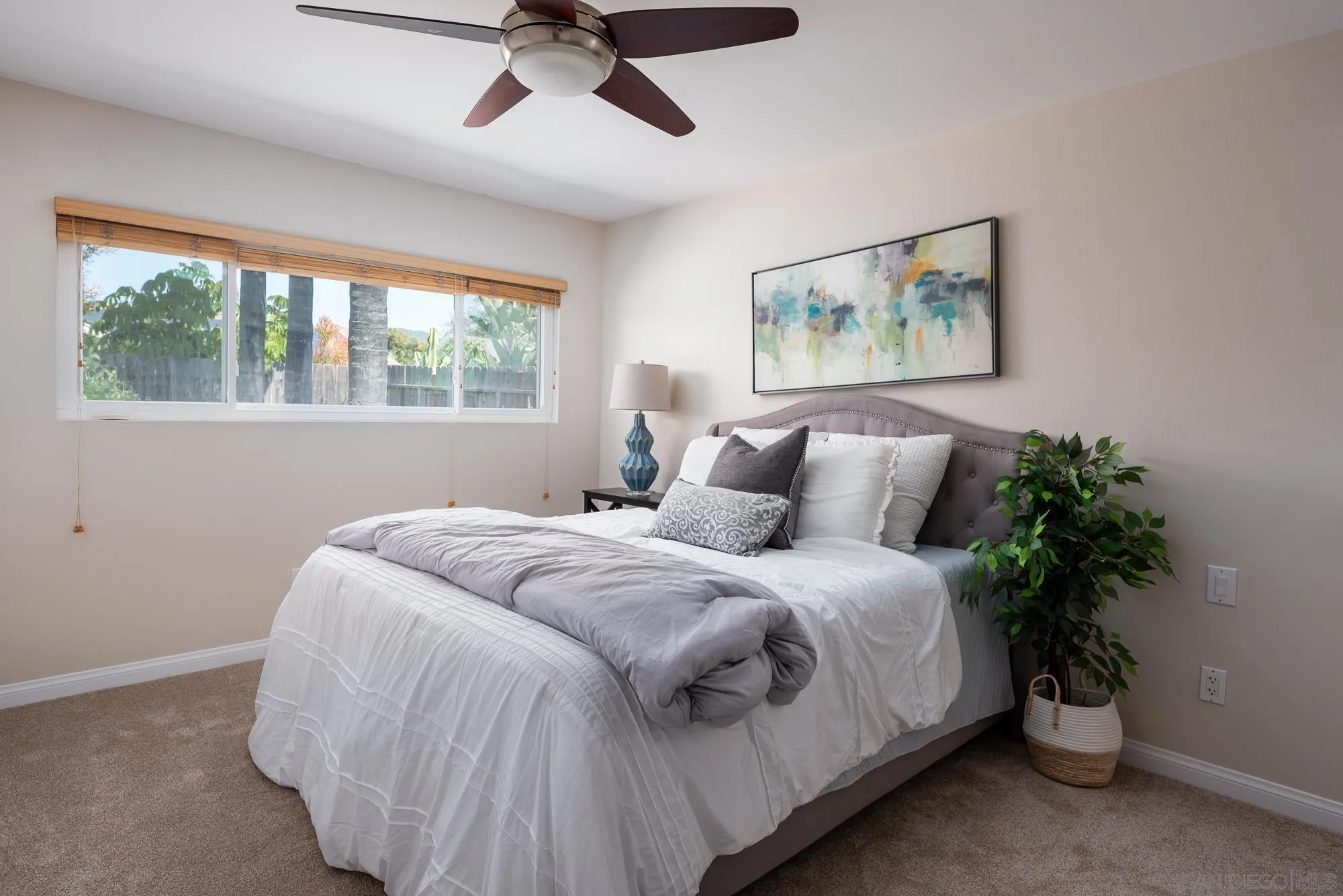 6364 Oakridge