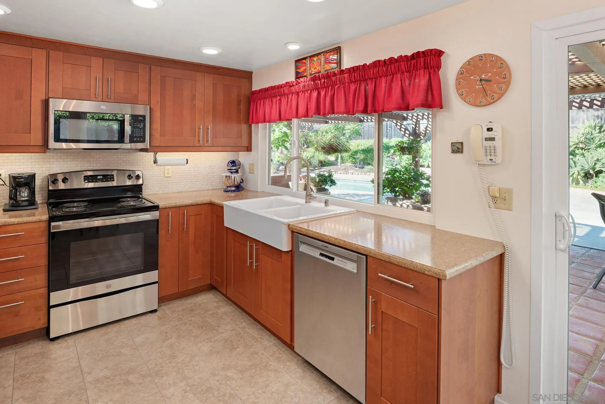 8041 Laurelridge Road