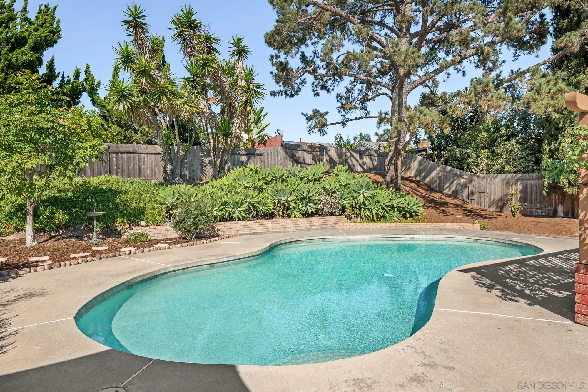 8041 Laurelridge Road