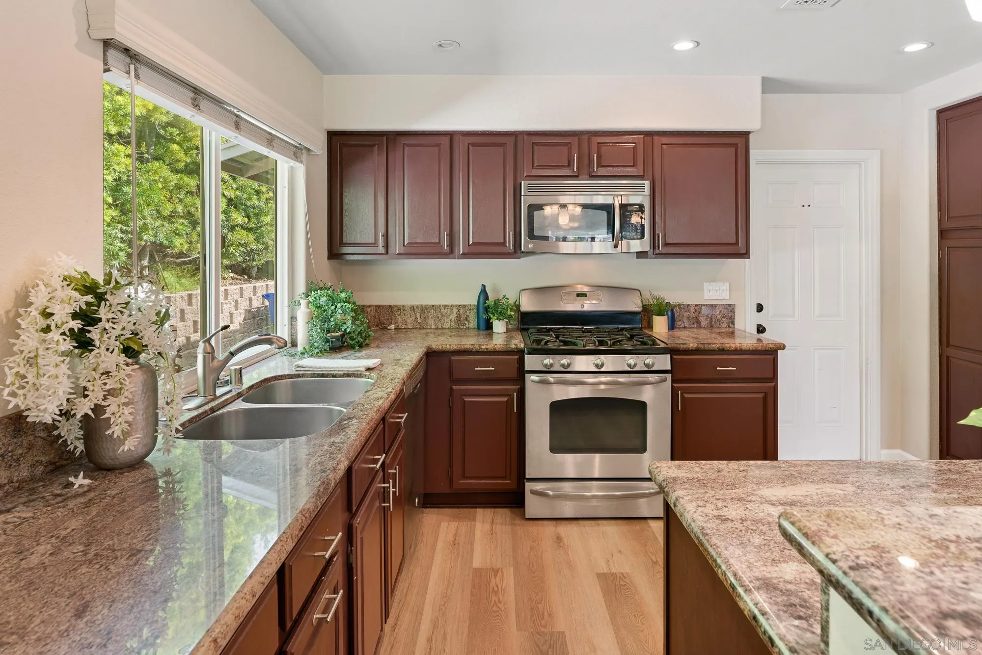 5908 Highplace