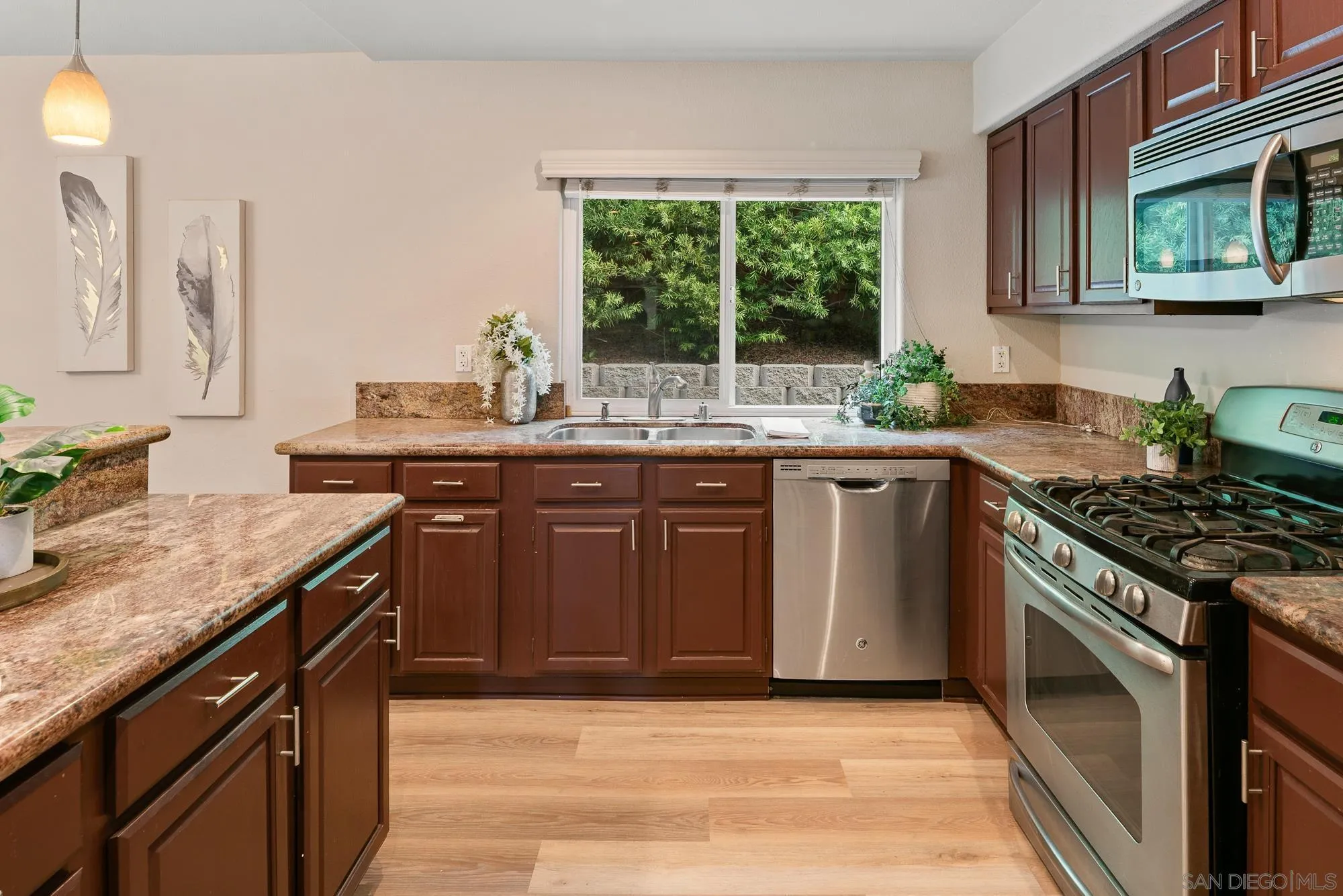 5908 Highplace